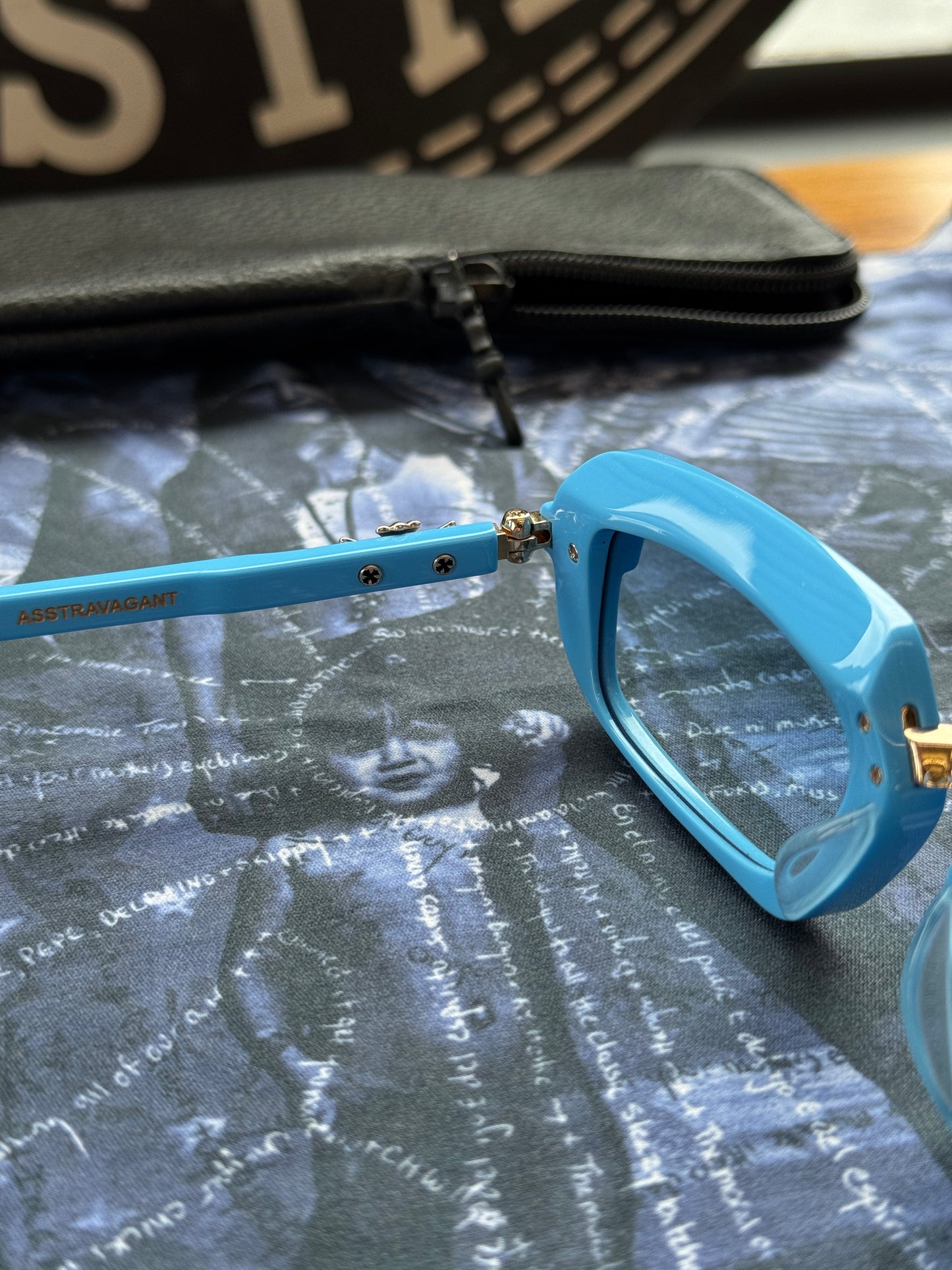 CHROME HEARTS ASSTRAVAGANT SUNGLASSES - BLUE/GOLD (WITH CLOTH AND CASE) - NEW