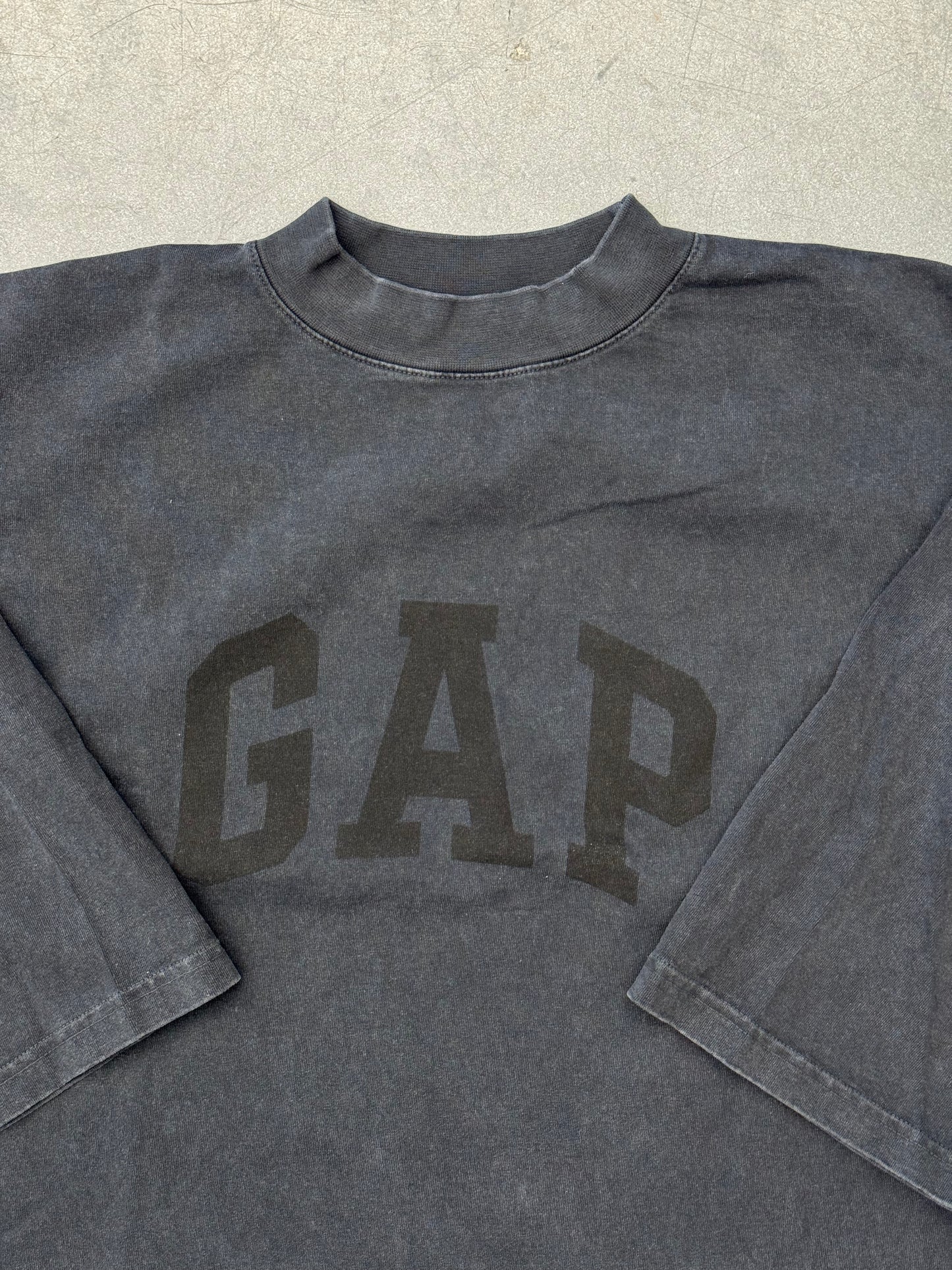 YZY GAP SEASON CROPPED DOVE TEE