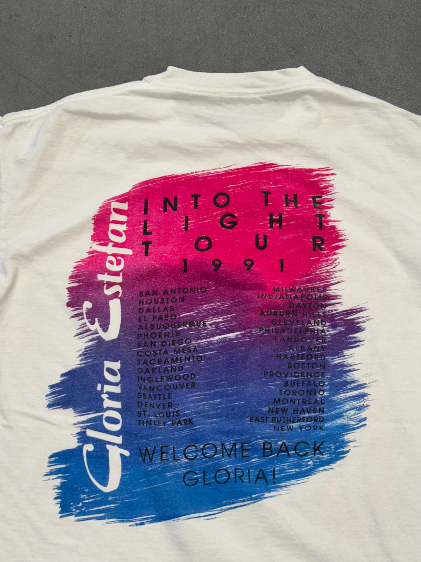 1991 GLORIA ESTEFAN INTO THE LIGHT TOUR TEE (PULLED TAG)
