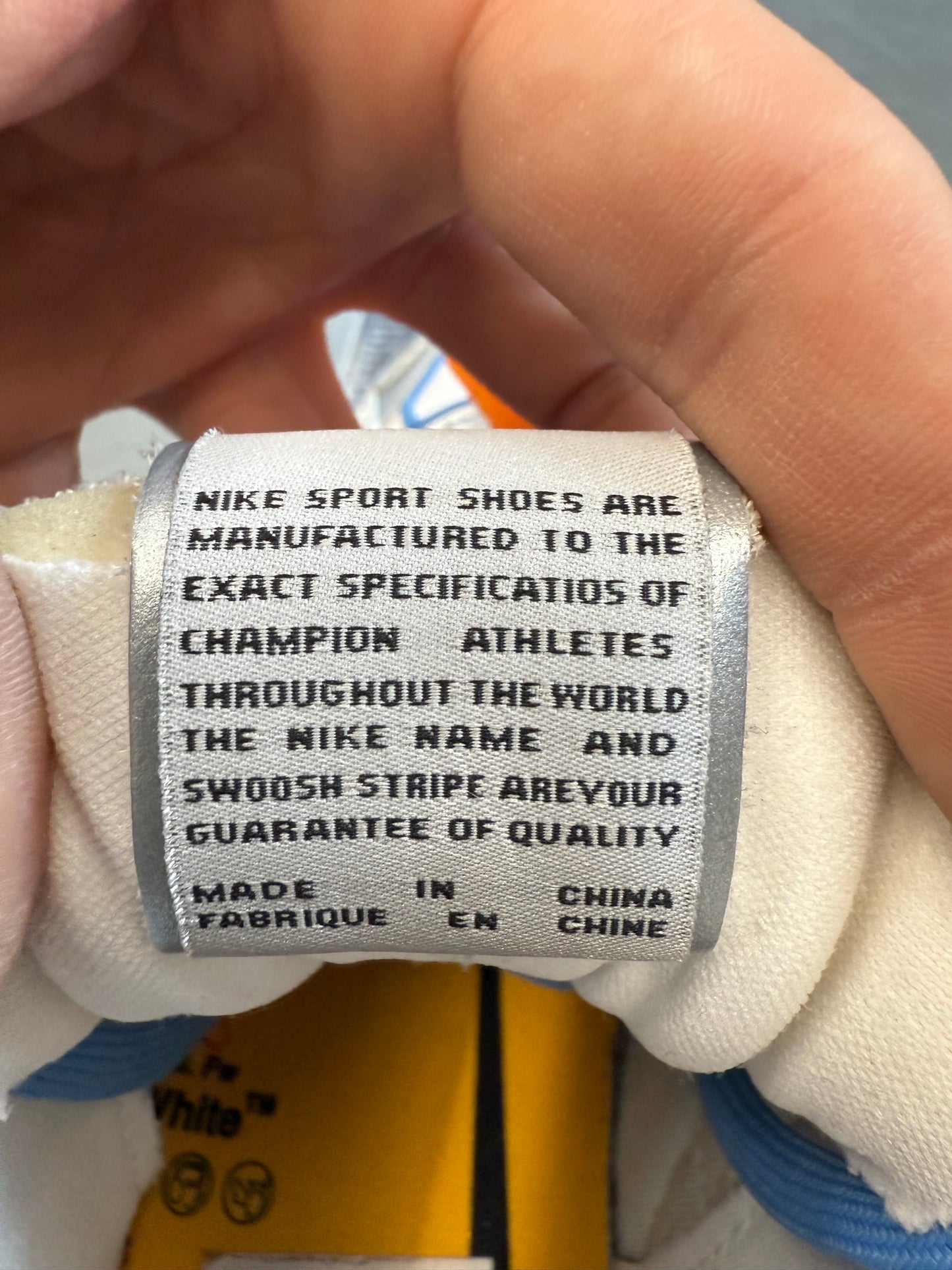 2020 SIZE 7.5 NIKE AIR RUBBER DUNK OFF-WHITE UNIVERSITY BLUE (PRE-OWNED WITH BOX)