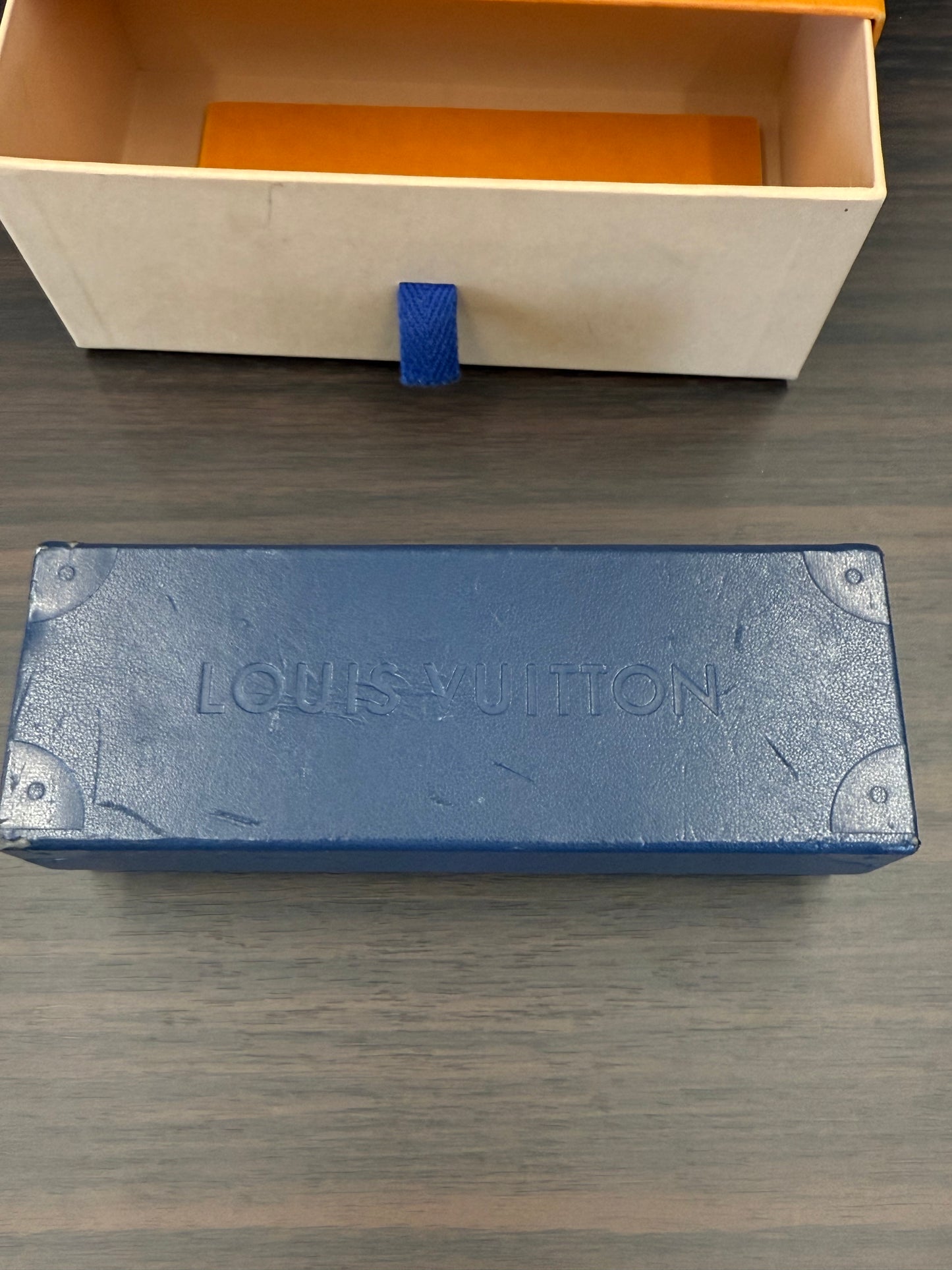LOUIS VUITTON X SUPREME PHARREL DOWNTOWN SUNGLASSES - WHITE (WITH BOX & CASE)