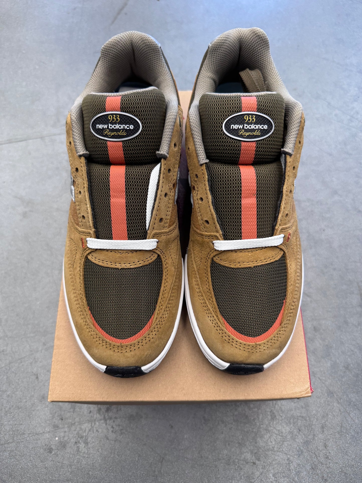 SIZE 10.5 NEW BALANCE NUMERIC 933 REYNOLDS BROWN & GREY SKATE SHOES (BRAND NEW WITH BOX)