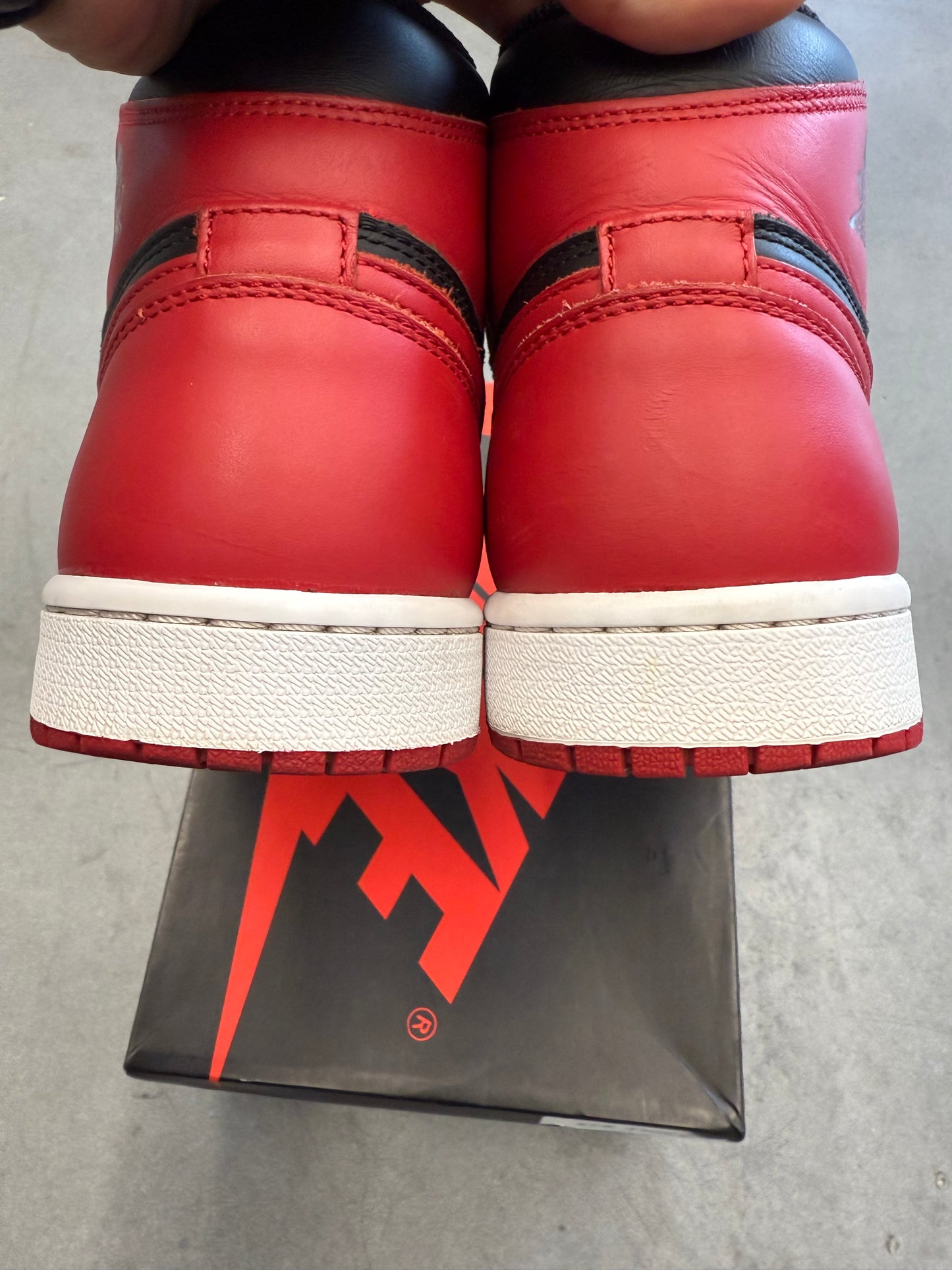 2013 SIZE 9.5 JORDAN 1 RETRO HIGH BRED (PRE-OWNED WITH BOX)