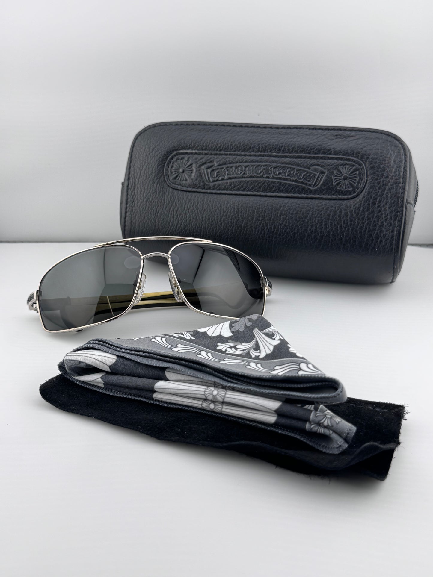VINTAGE CHROME HEARTS 'THE BEAST III' WOOD CONCH GOLD SUNGLASSES (PRE-OWNED WITH CASE)