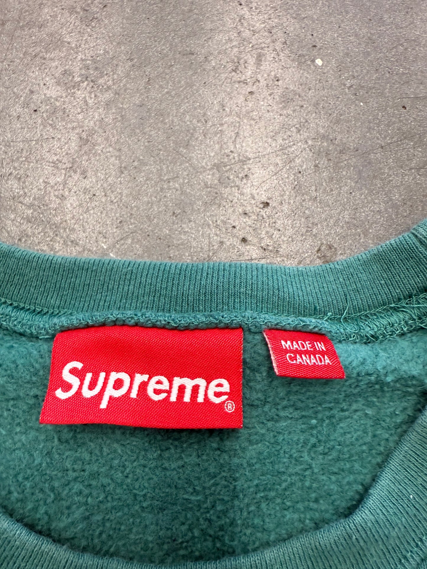 FW18 SUPREME WORLD FAMOUS CREWNECK DARK TEAL