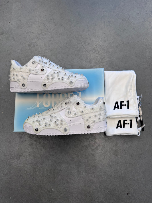 SIZE 9W NIKE AIR FORCE 1 LOW SWARVOSKI RETROFLECTIVE CRYSTAL WHITE (2021) (NEW WITH BOX) (CC)