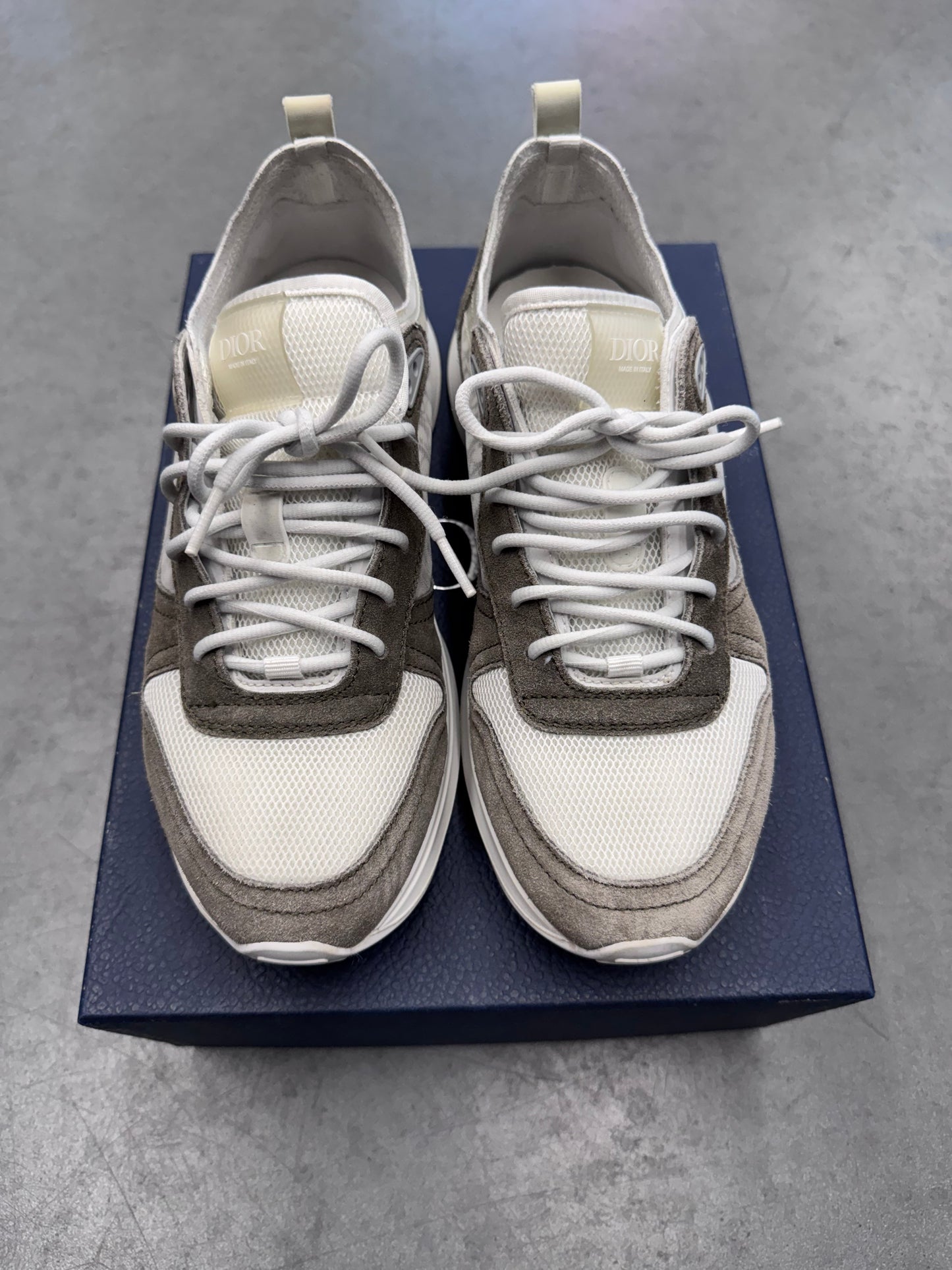 SIZE 42 DIOR B25 RUNNER SNEAKER (PRE-OWNED WITH BOX)