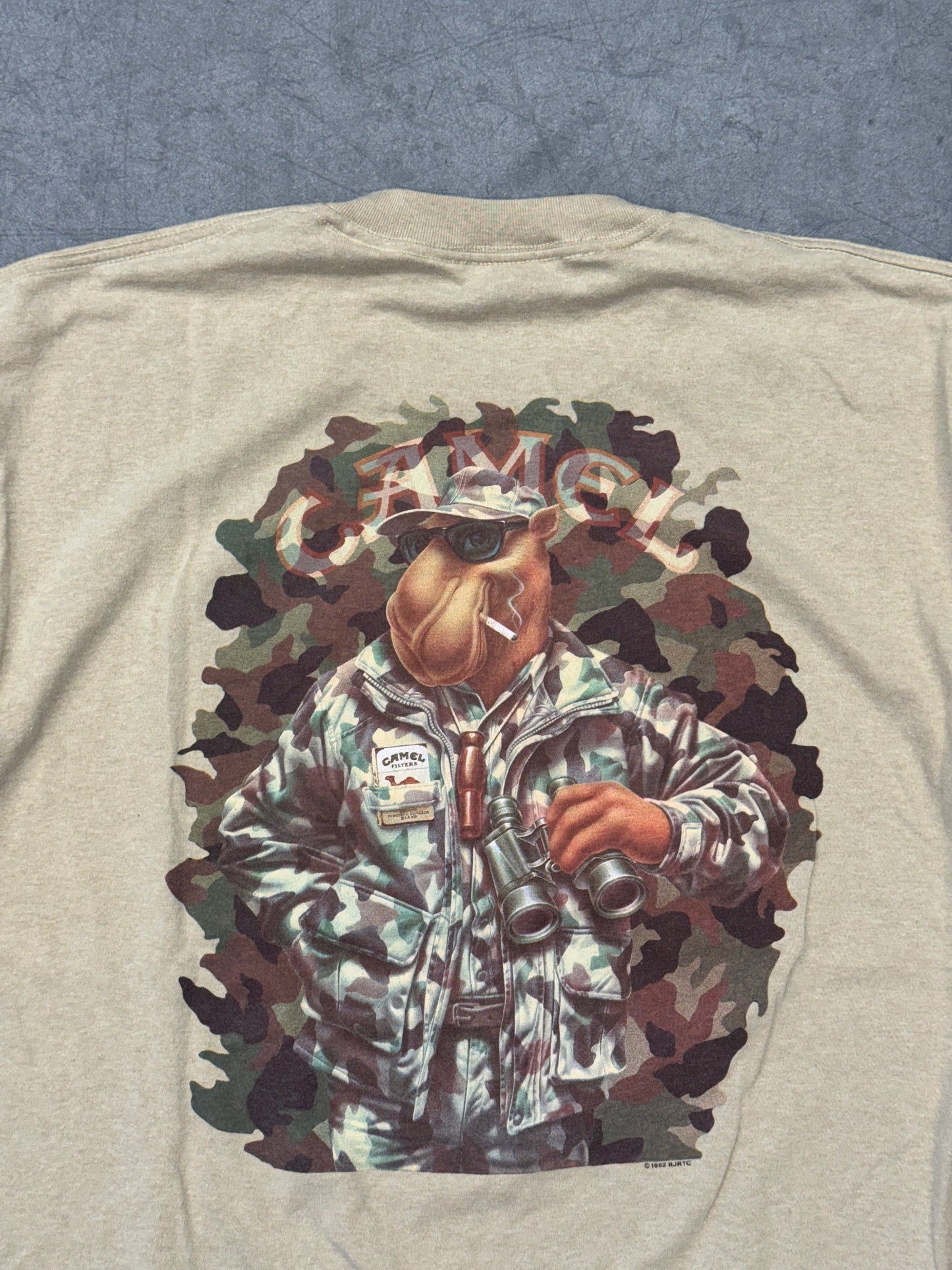 1992 CAMEL SMOKIN JOE CIGARETTE CAMOUFLAGE TEE (AMERICAN BORN CAMEL TAG)