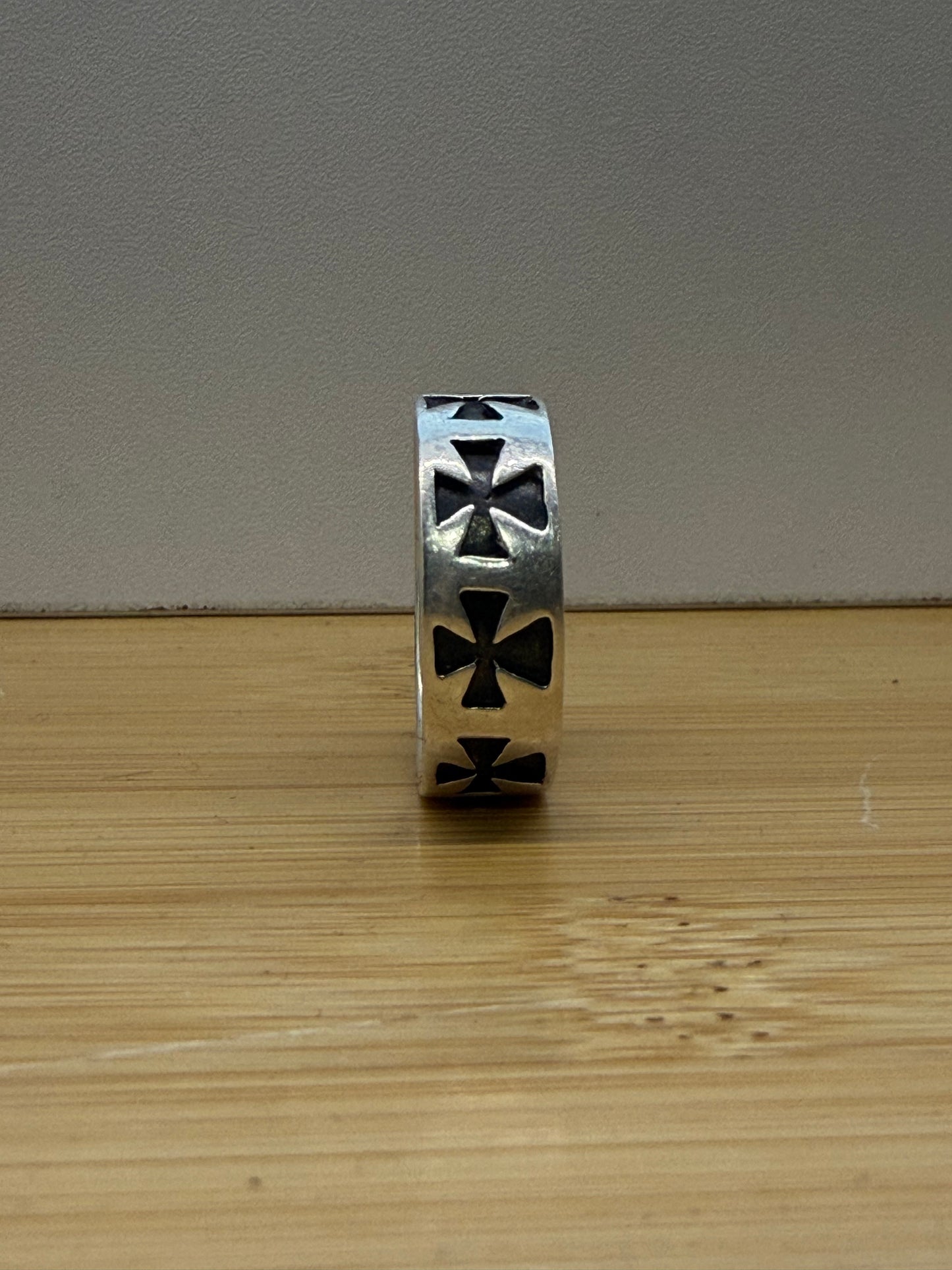 VINTAGE REPEATED IRON CROSS SILVER RING