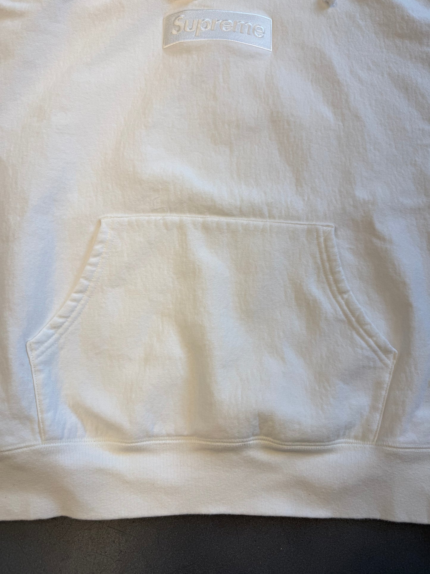 FW23 SUPREME BOX LOGO HOODIE WHITE/WHITE (2XL)