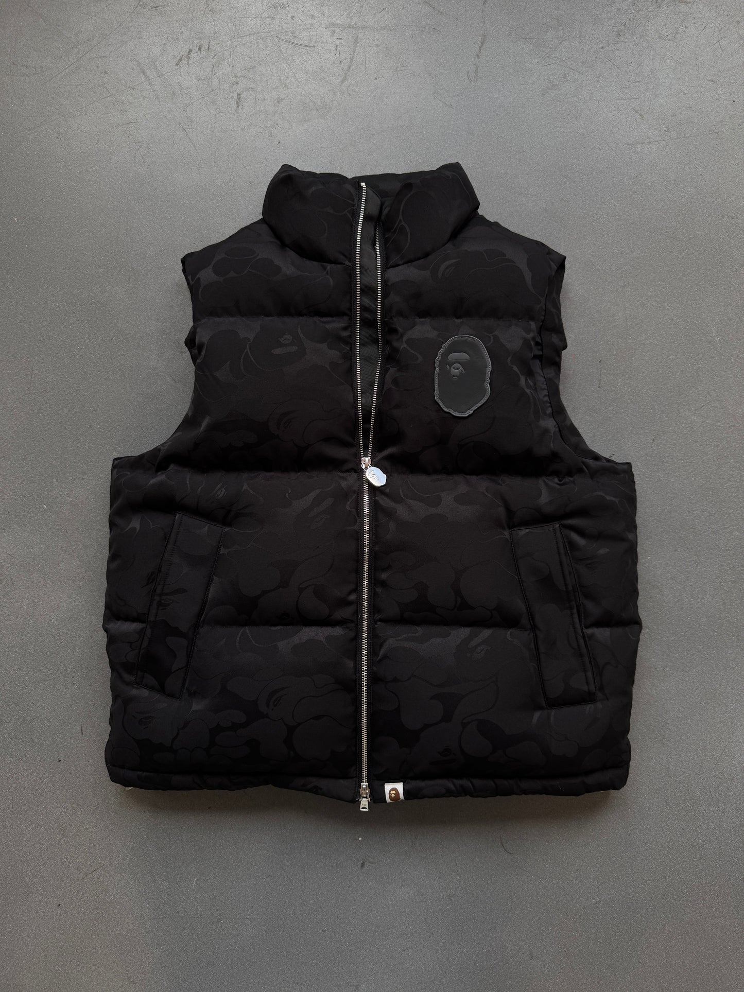A BATHING APE BAPE BLACK CAMO ZIP UP PUFFER VEST (M)