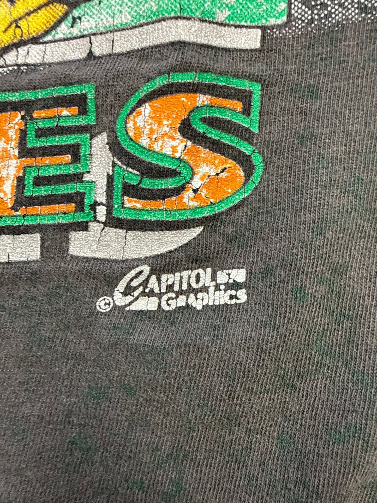 90S UNIVERSITY OF MIAMI HURRICANES CRACKLED CAPITOL GRAPHICS TEE (PULLED TAG)
