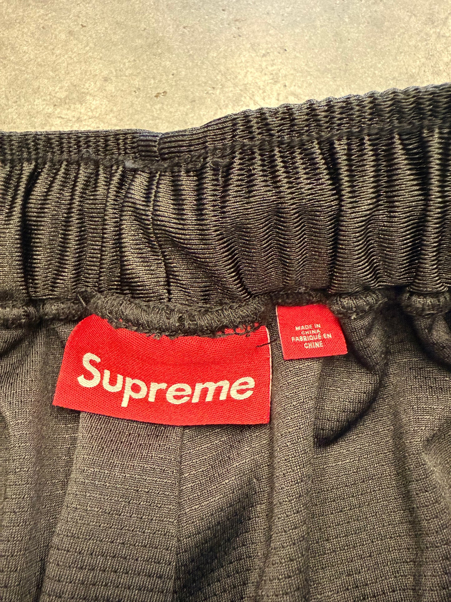 SS25 SUPREME SIDE POCKET BASKETBALL SHORTS - BLACK