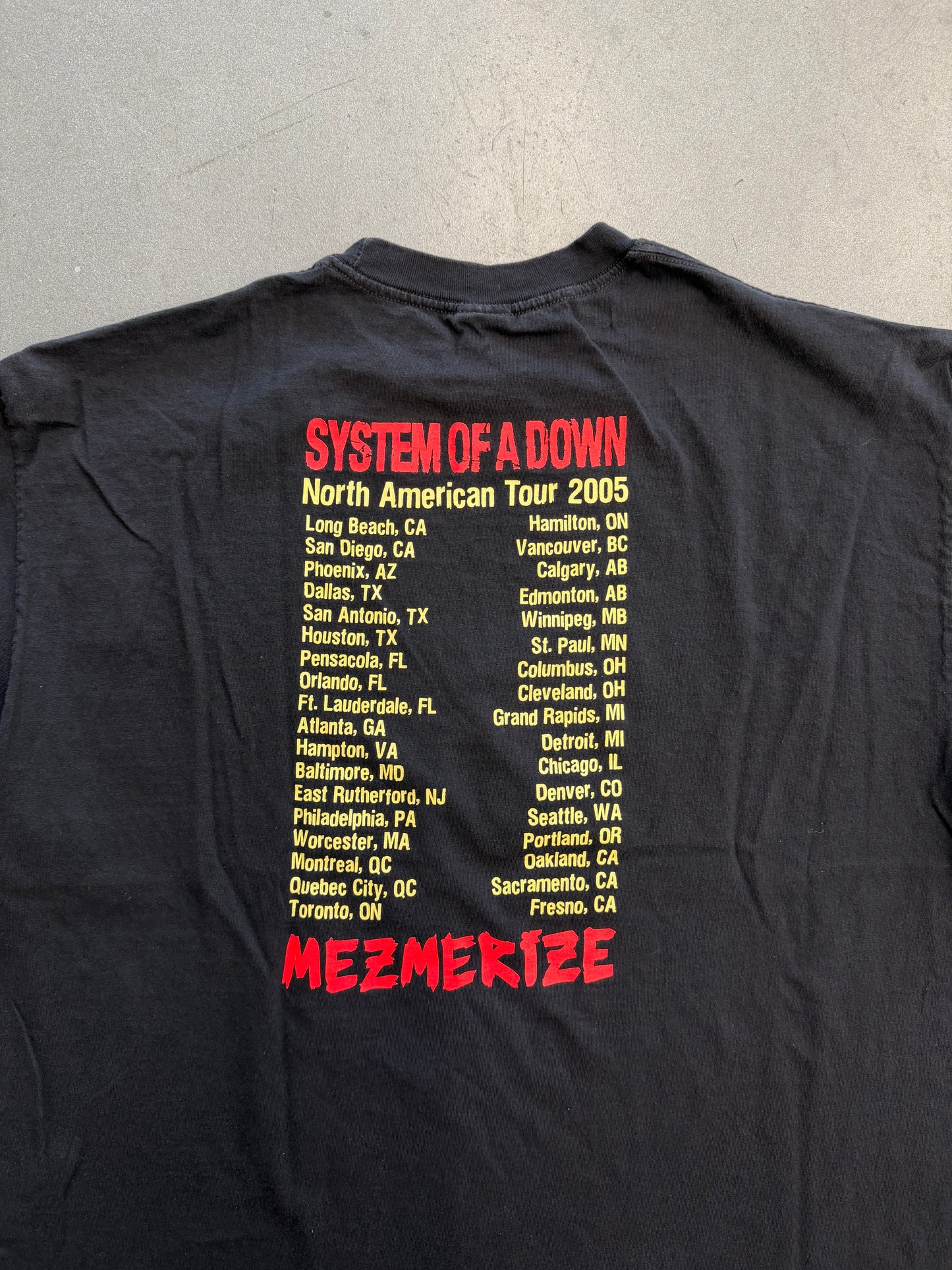 2005 SYSTEM OF A DOWN MEZMERIZE NORTH AMERICAN TOUR TEE (TENNESSE RIVER TAG)