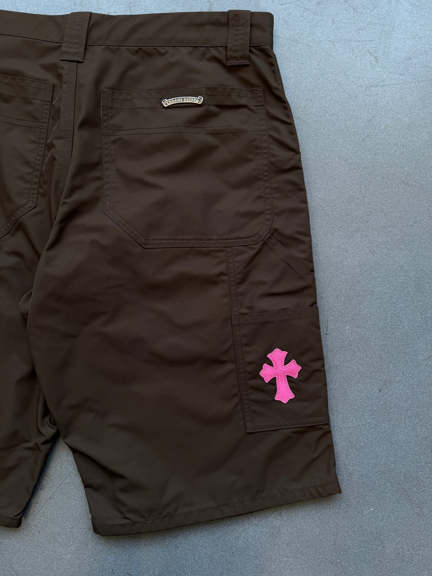 CHROME HEARTS LEATHER DOUBLE KNEE NYLON BROWN CARPENTER SHORTS LUCKY PINK PATCH (32)