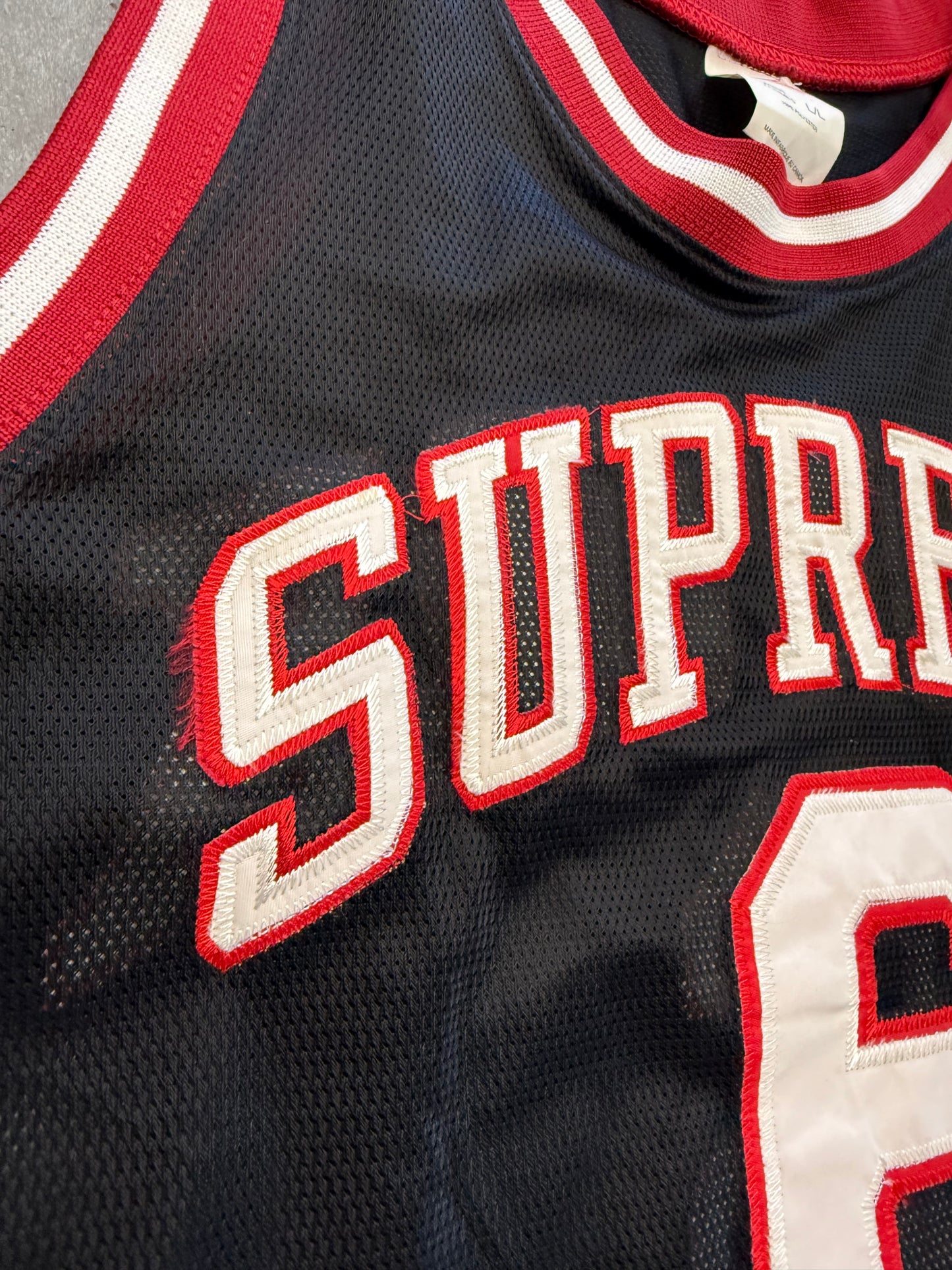 VINTAGE SUPREME "6" AWAY BASKETBALL JERSEY