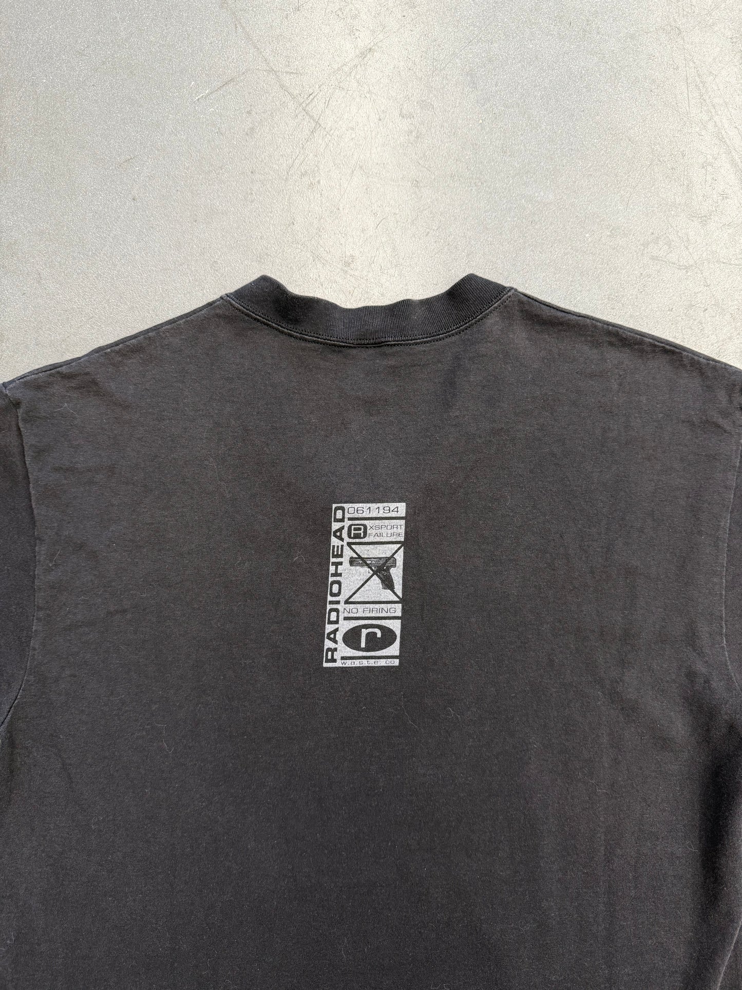 1996 RADIOHEAD DON'T TELL ME WHAT KIND OF DAY TO HAVE V NECK TEE (SOFFE SHIRTS TAG)