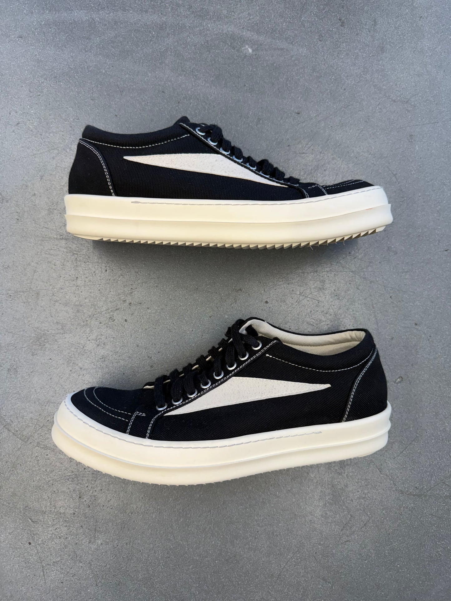 SIZE 41 RICK OWENS DRKSHDW VINTAGE SNEAKS - BLACK CANVAS (PRE-OWNED NO BOX)
