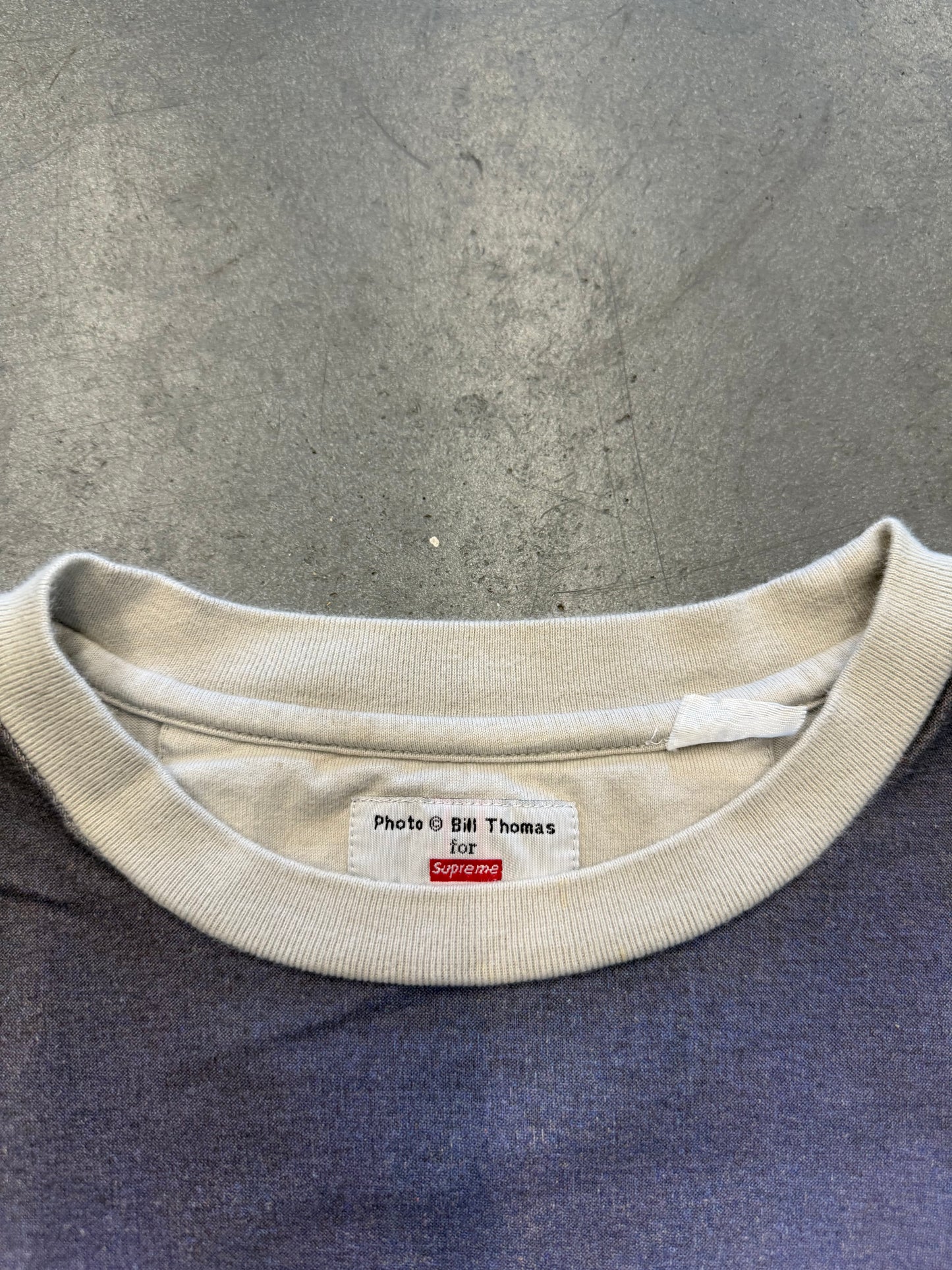 SS00 SUPREME BILL THOMAS PHOTO TEE - GRAY