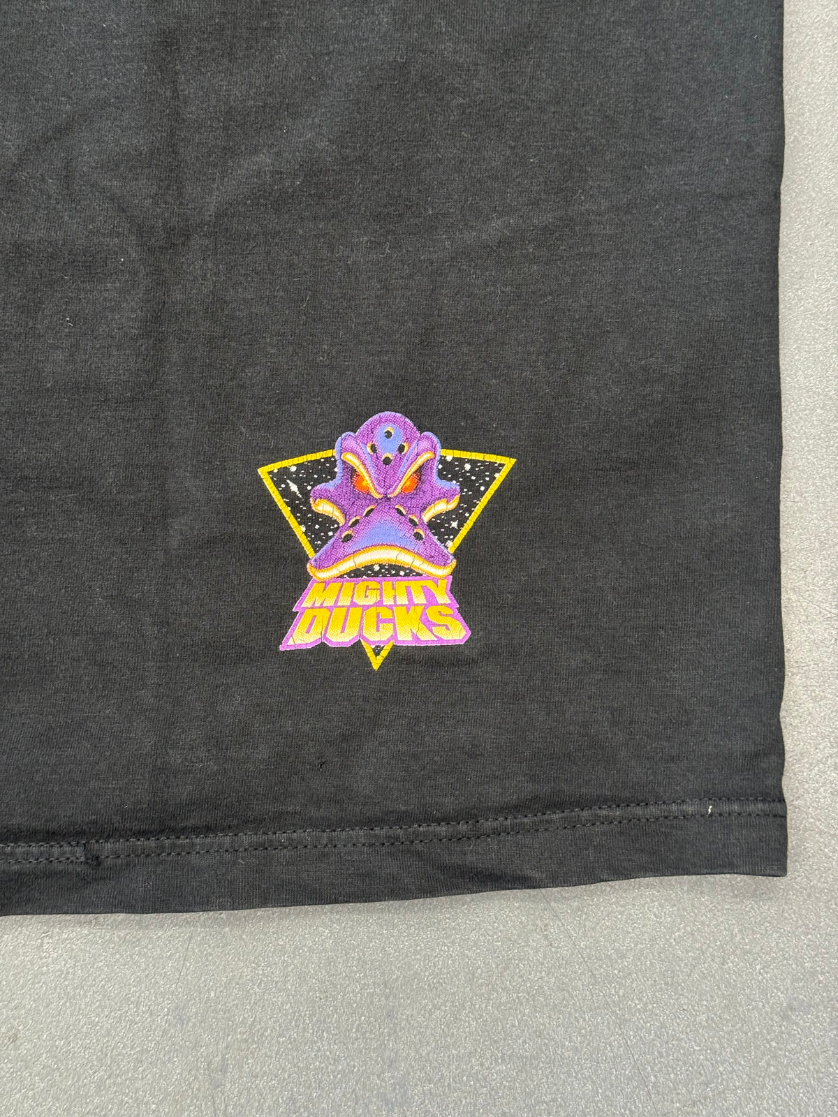 90'S DISNEY MIGHTY DUCKS BIG FACE TEE (PULLED TAG)