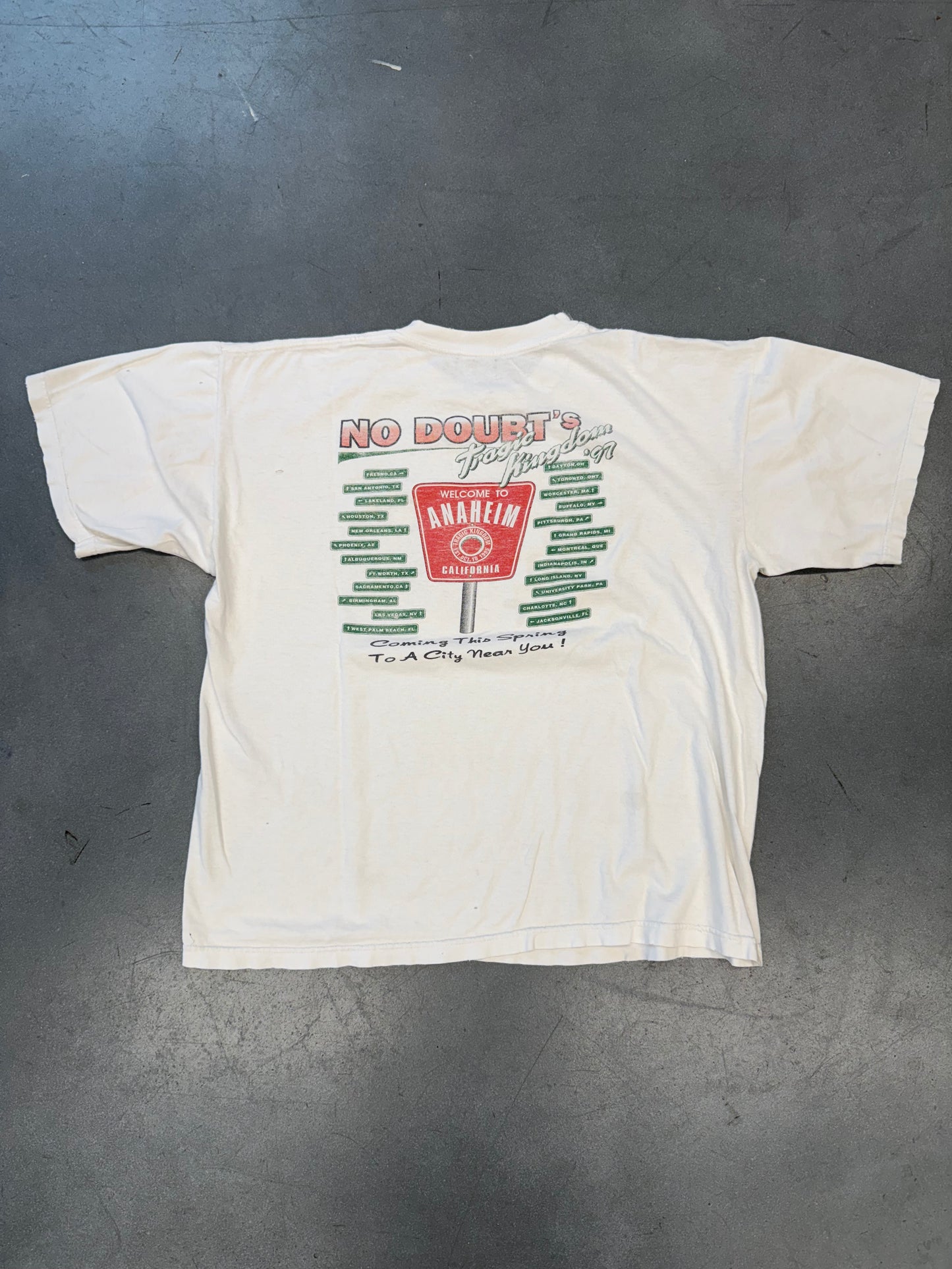 1997 NO DOUBT TRAGIC KINGDOM COMING THIS SPRING TO A CITY NEAR YOU! TOUR TEE (PULLED TAG)