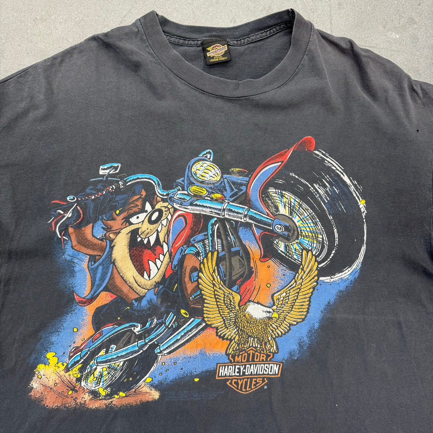 HARLEY-DAVIDSON MOTORCYCLE TAZ POPPING A WHEELY TEE (GEEELY CANADA TAG) (SIZE 5)