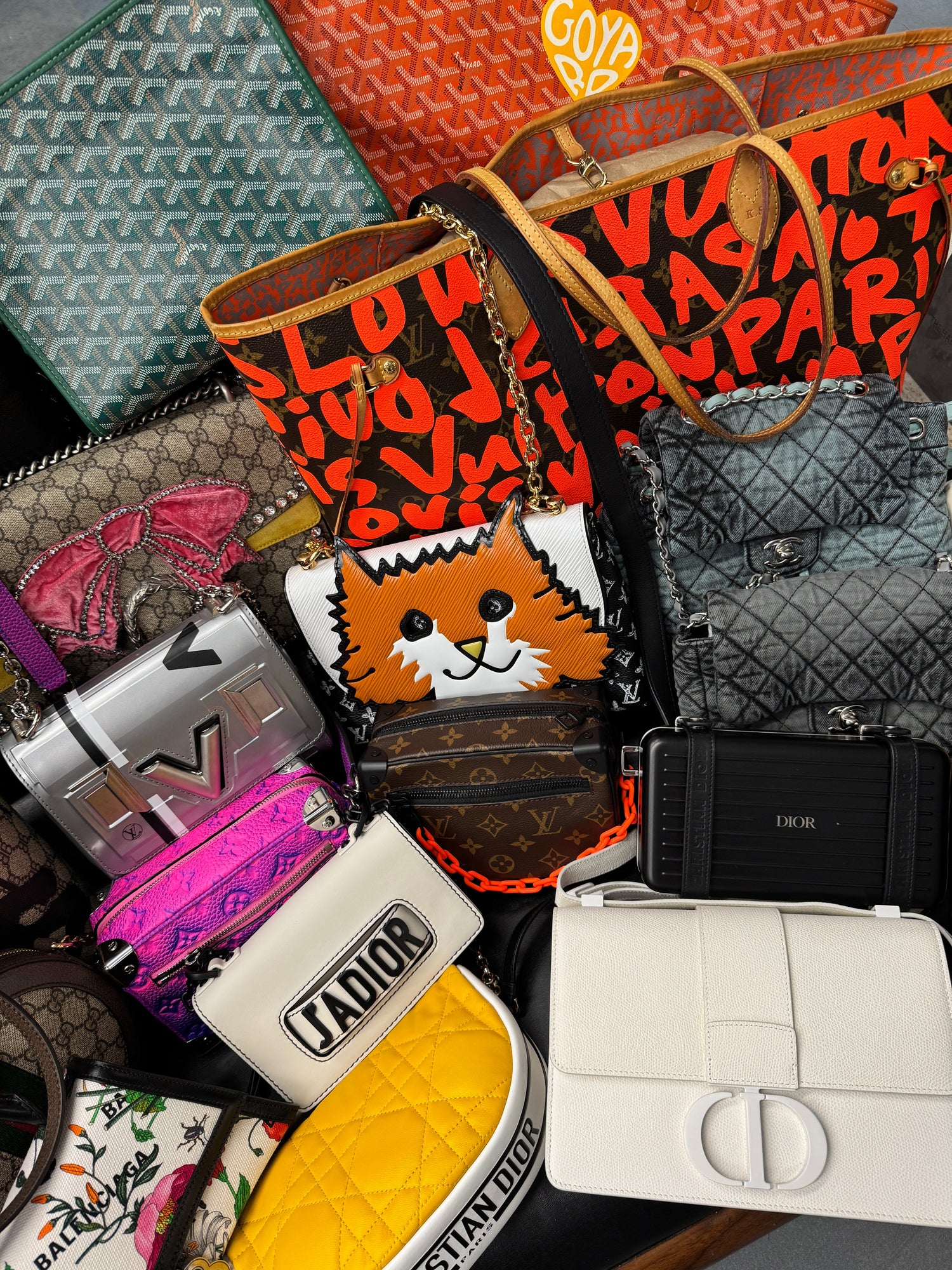 HANDBAGS & WALLETS