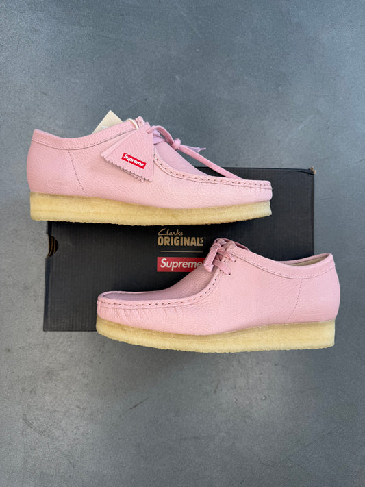 2025 SIZE 9.5 SUPREME CLARK ORIGINALS WALLABEE PINK REFLECTIVE (NEW WITH BOX)