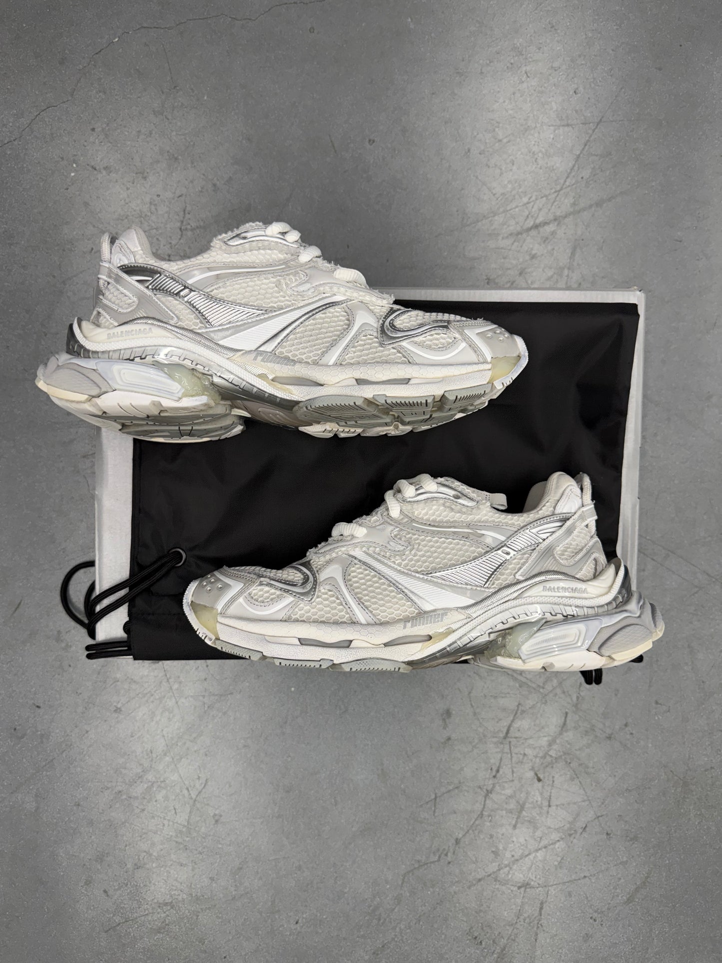 SIZE 41 BALENCIAGA RUNNER 2 WORN-OUT SNEAKERS
