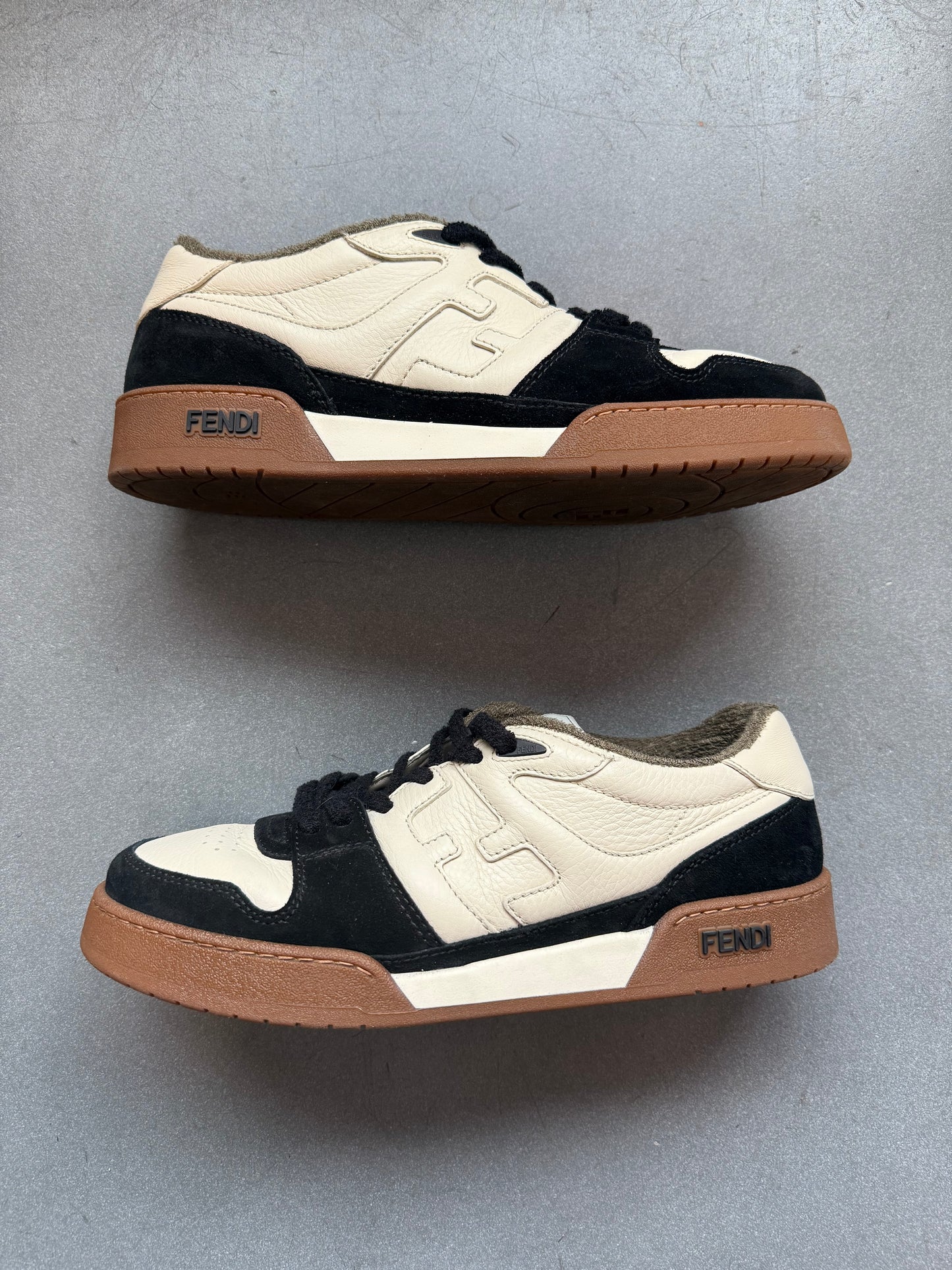 SIZE 10 FENDI MATCH LOW TOP LEATHER SNEAKERS (PRE-OWNED NO BOX)