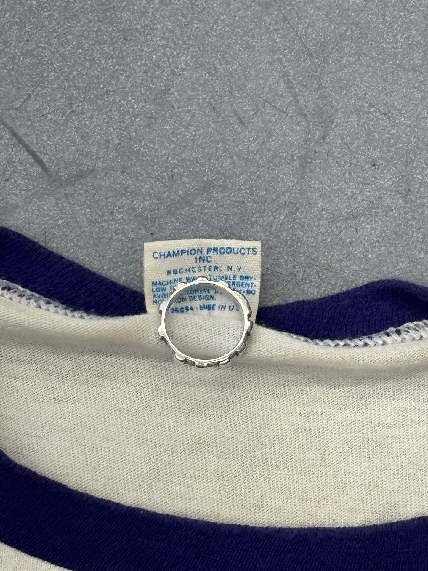 1982 KENTUCKY DERBY CHURCHILL DOWNS RINGER TEE (CHAMPION TAG)