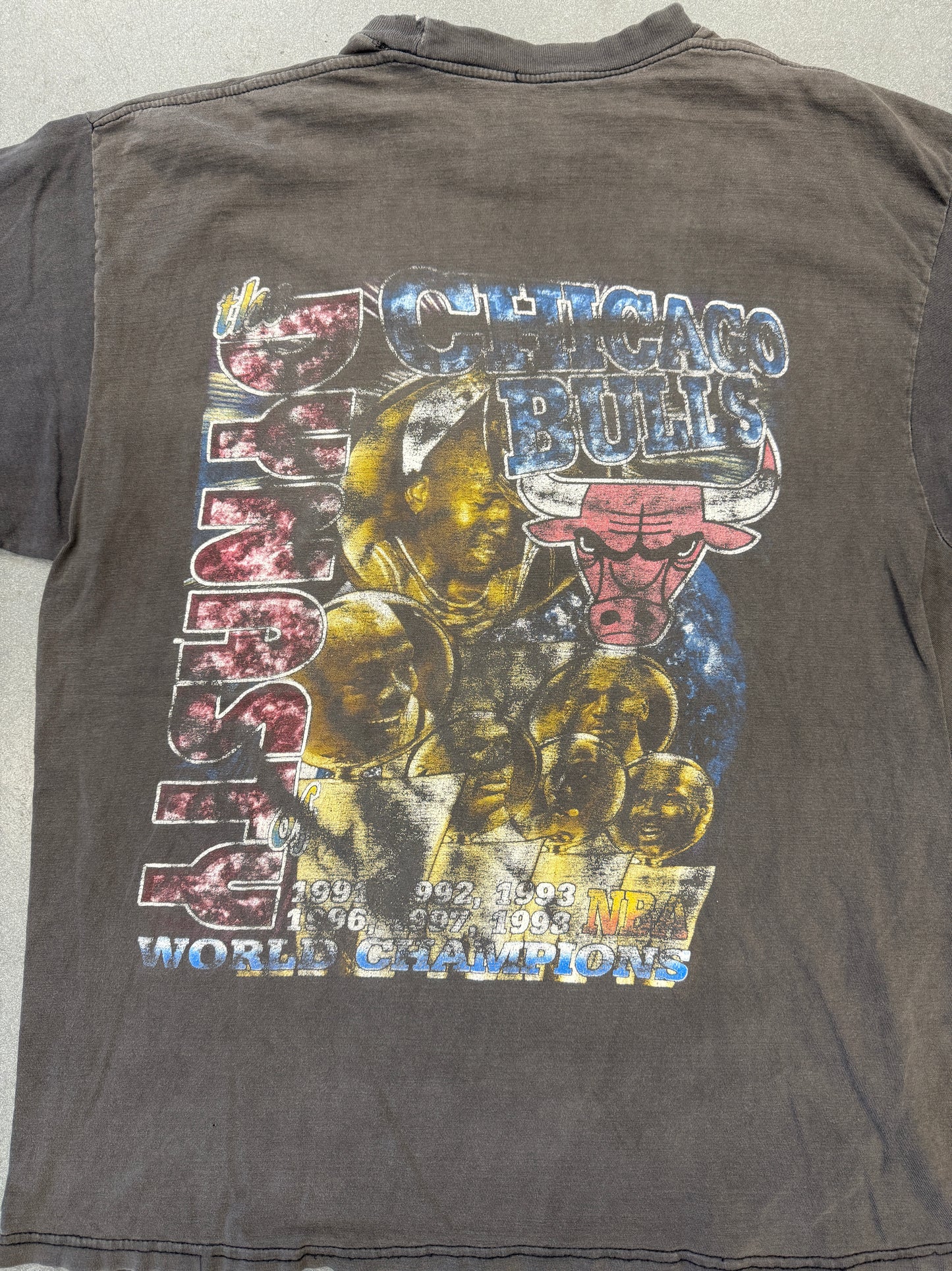 90'S CHICAGO BULLS DOUBLE 3 PEAT RAP TEE (FADED OUT TAG)