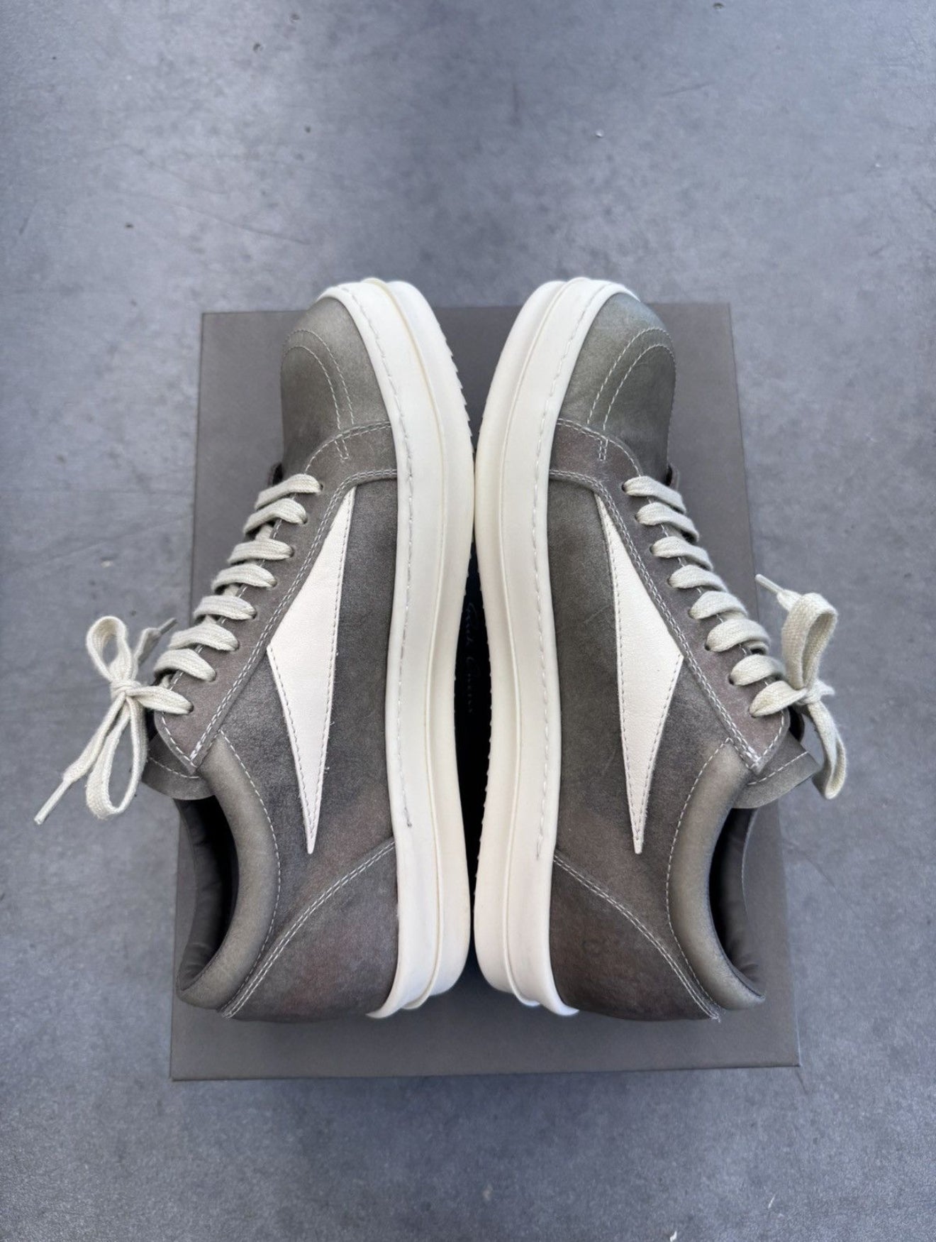 SIZE 40 RICK OWENS VINTAGE SNEAKS TRANSPARENT LEATHER DUST MILK (PRE-OWNED WITH BOX)