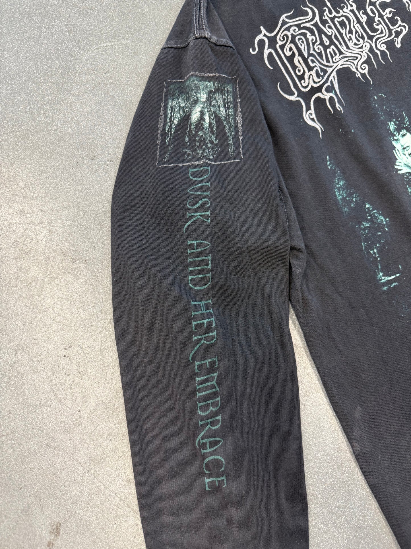 1996 CRADLE OF FILTH DUSK AND HER EMBRACE LS TEE (FIEND TAG)