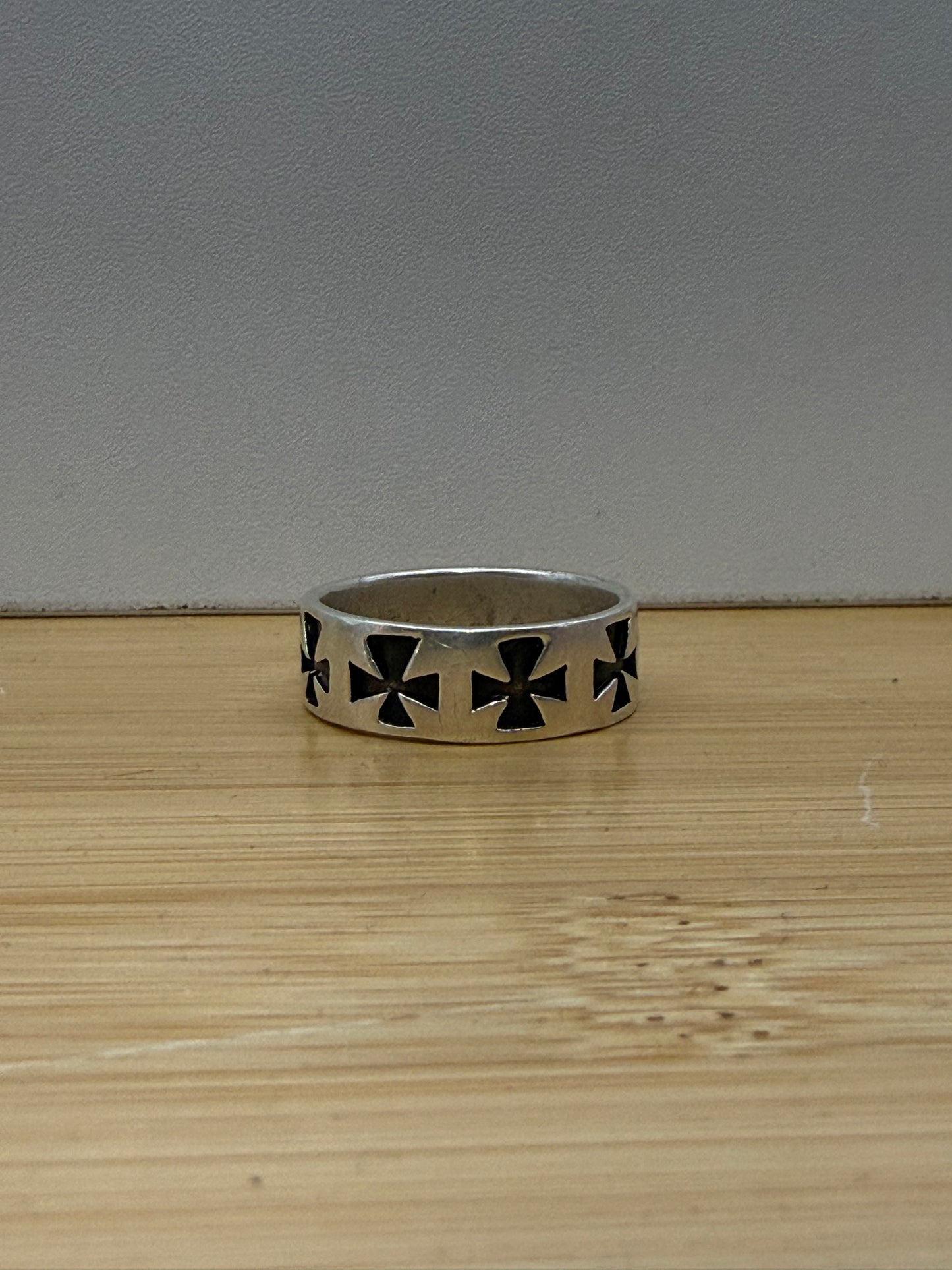 VINTAGE REPEATED IRON CROSS SILVER RING