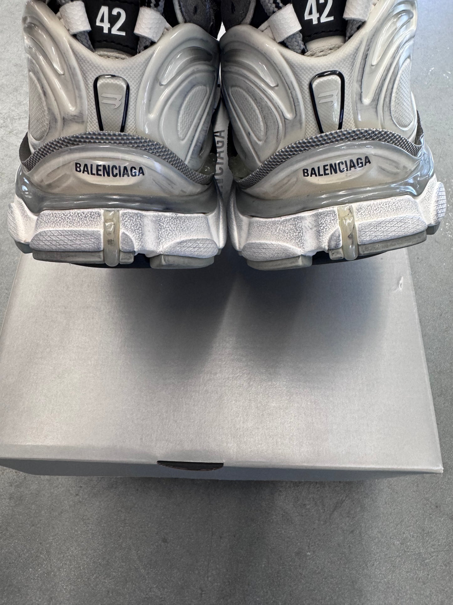 SIZE 42 BALENCIAGA MEN'S RUNNER SNEAKERS NYLON/SUEDE/MESH (NEW WITH BOX)