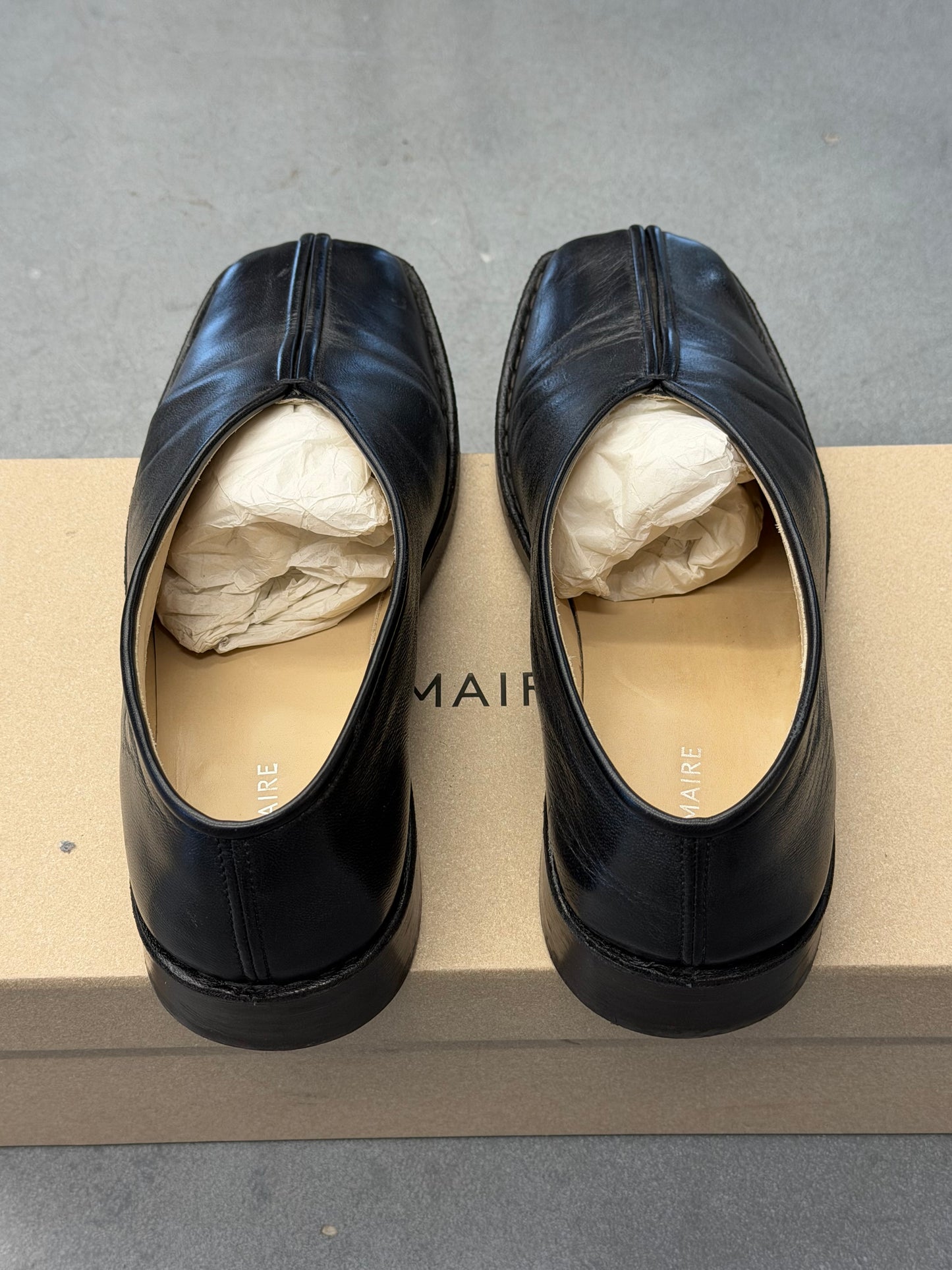 SIZE 40 LEMAIRE PIPED SQUARE-TOE LOAFERS - BLACK (PRE-OWNED WITH BOX)