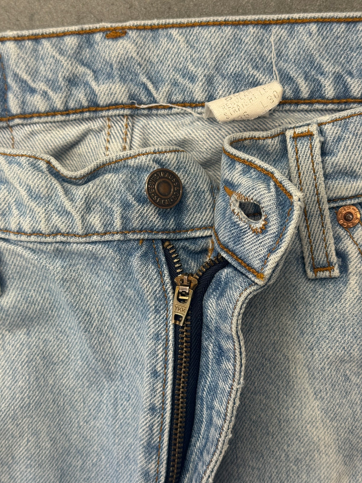 80S LEVI'S 505 ORANGE TAB 20505-0217 LIGHT WASH JEANS (36X30)