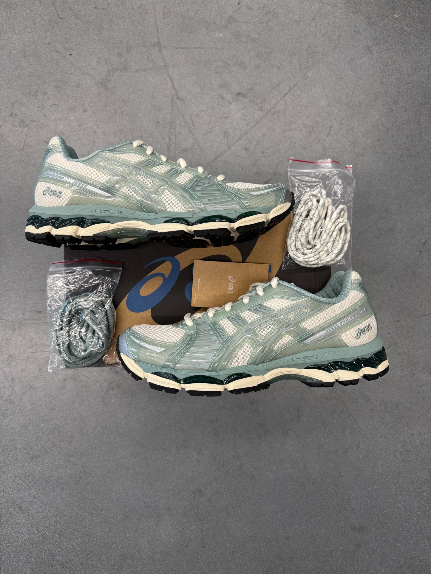 2024 SIZE 8 ASICS GEL-KAYANO 12.1 KITH CREAM SAGE (NWT)