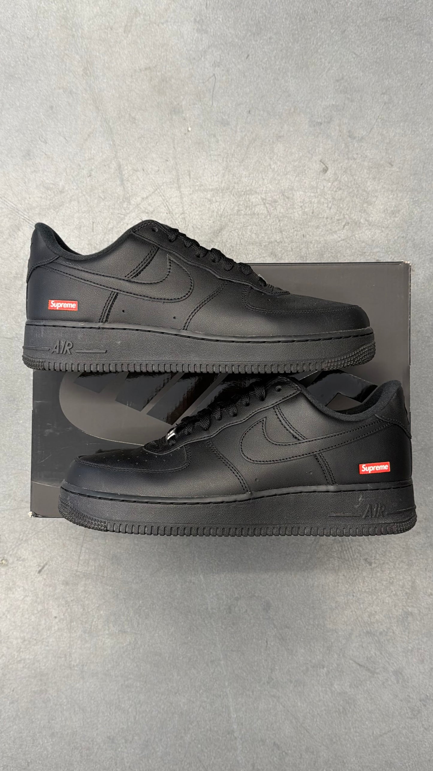 NIKE AIR FORCE 1 LOW SUPREME BLACK
