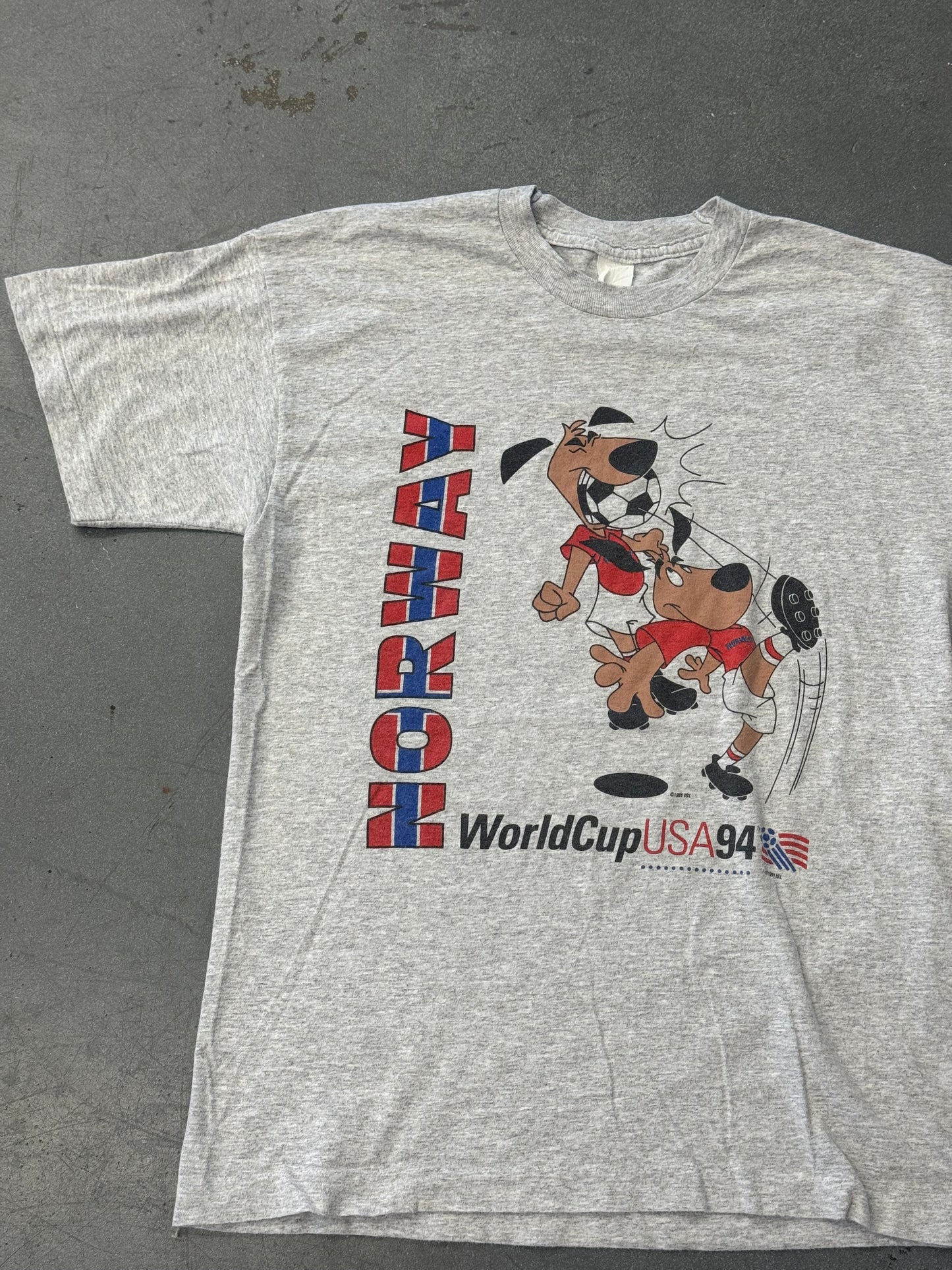 1994 WORLD CUP USA NORWAY DOGS TEE (SCREEN STARS TAG)