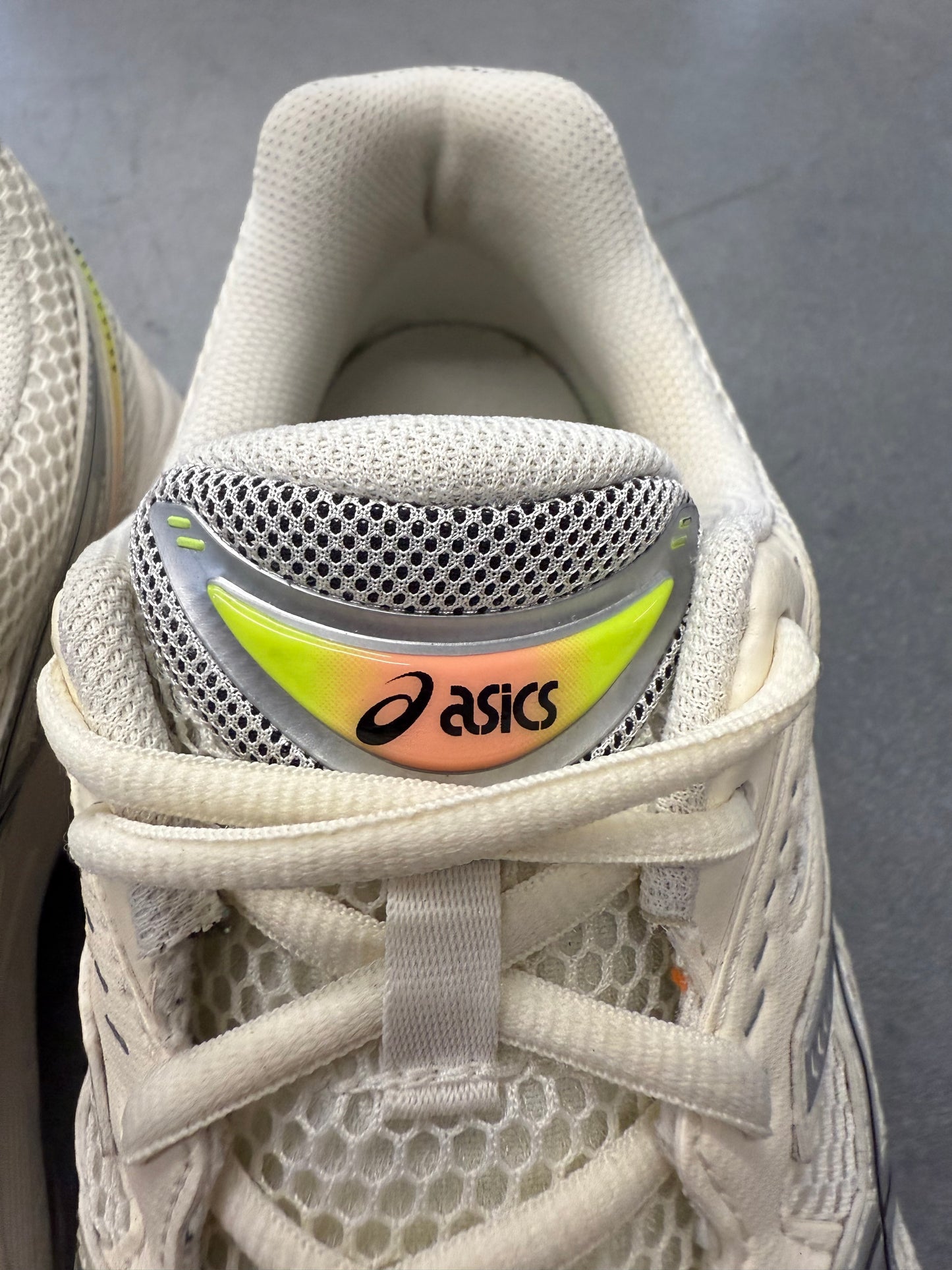 SIZE 10 ASICS GT-2160 PARIS (PRE-OWNED WITHOUT BOX)