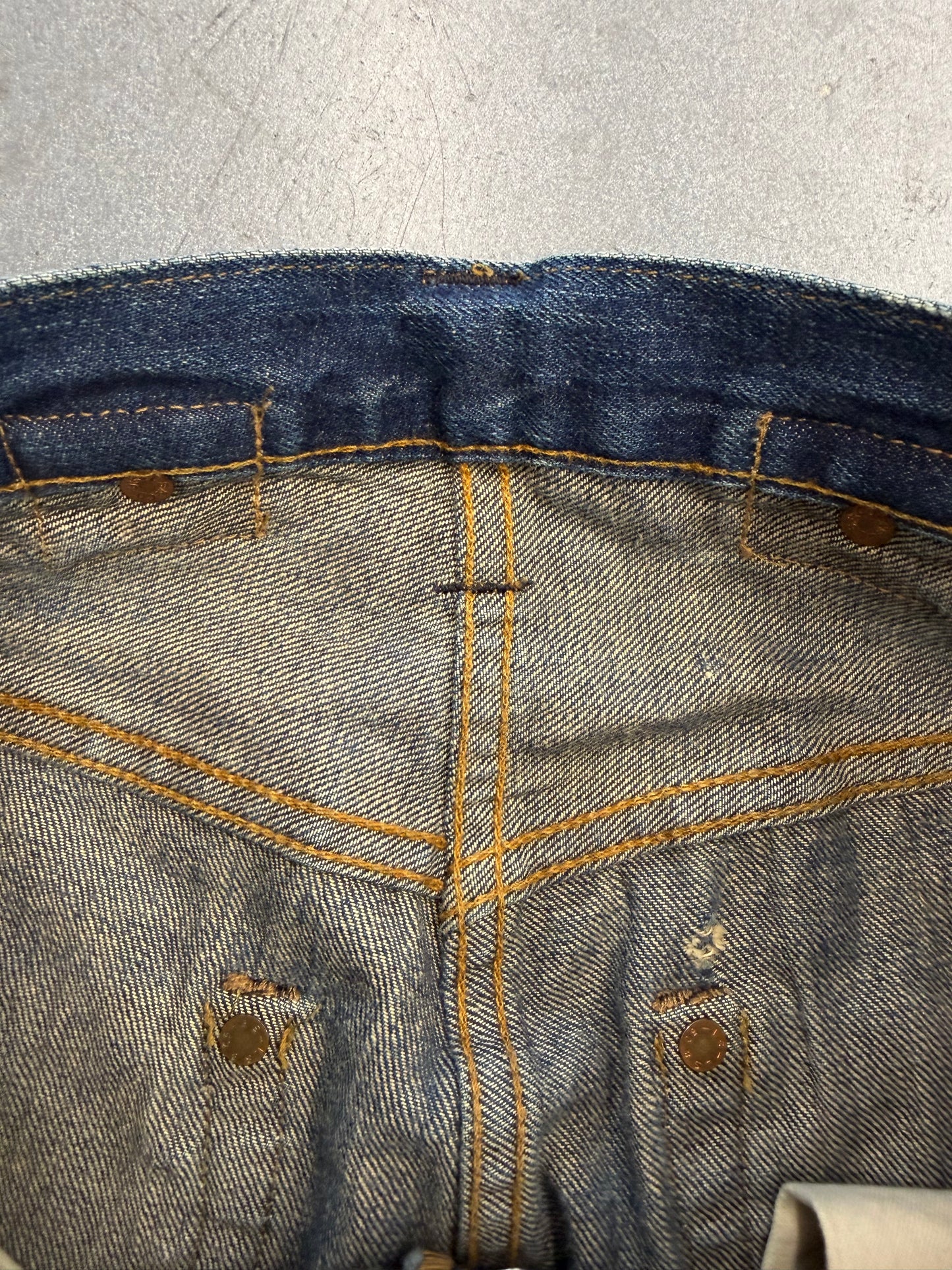 VINTAGE LEVI'S 1937 501 JEAN MADE IN U.S.A. SELVEDGE DENIM (W30 X L34)