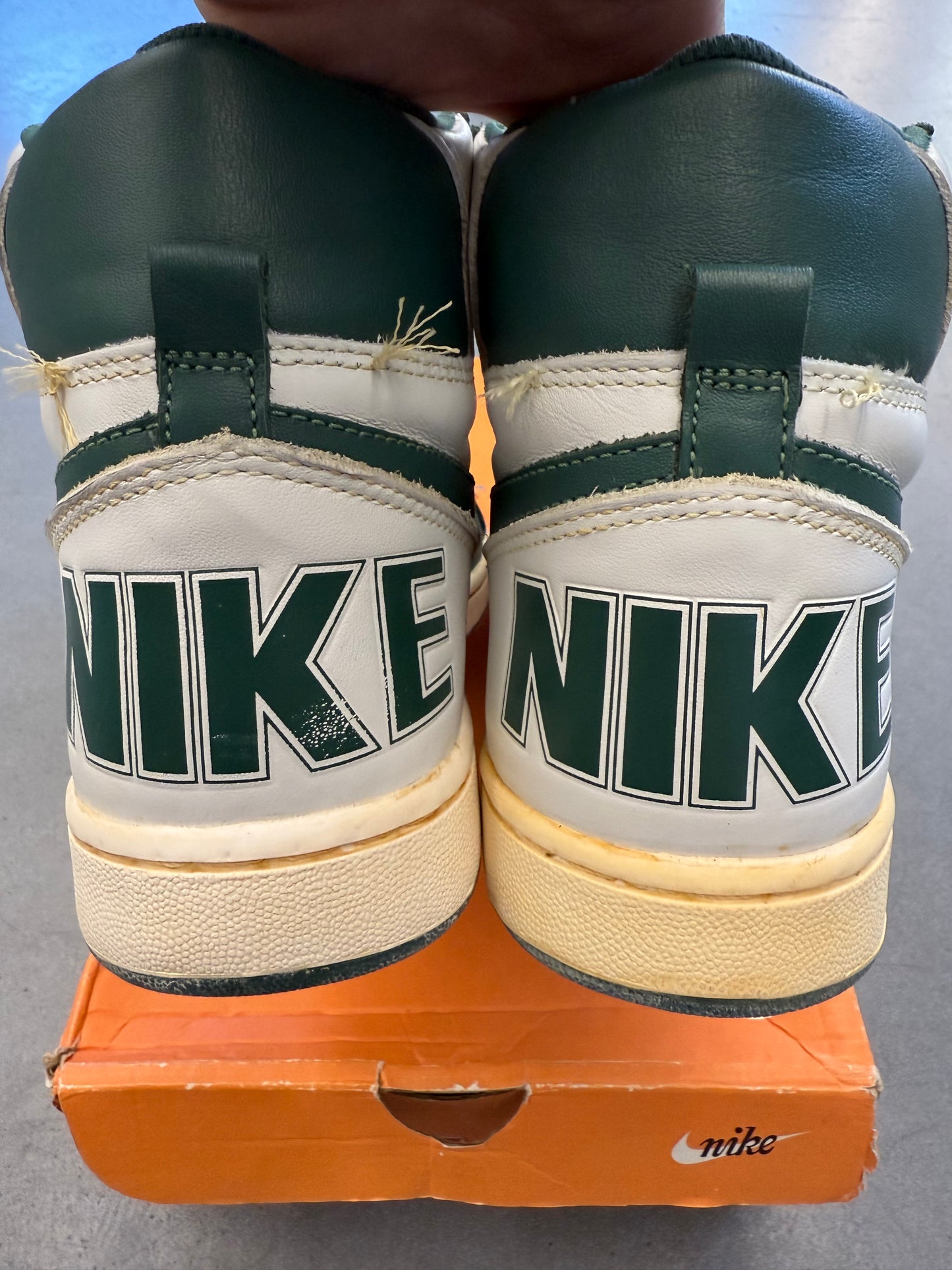 2008 SIZE 10 NIKE TERMINATOR HIGH VNTG - SWAN/NOBLE GREEN (NEW WITH BOX)
