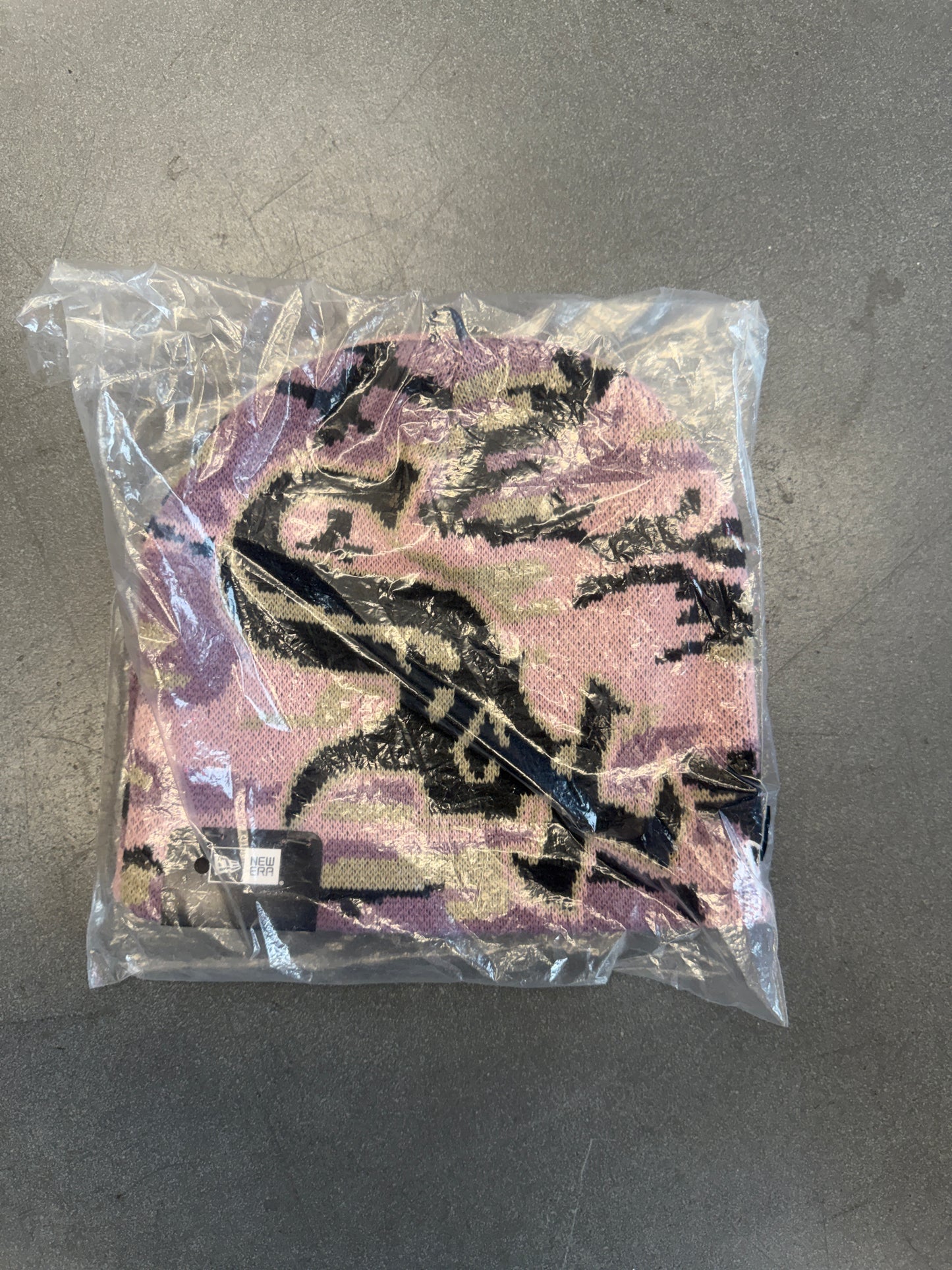 FW25 CHICAGO WHITE SOX NEW ERA  BEANIE - PINK CAMO