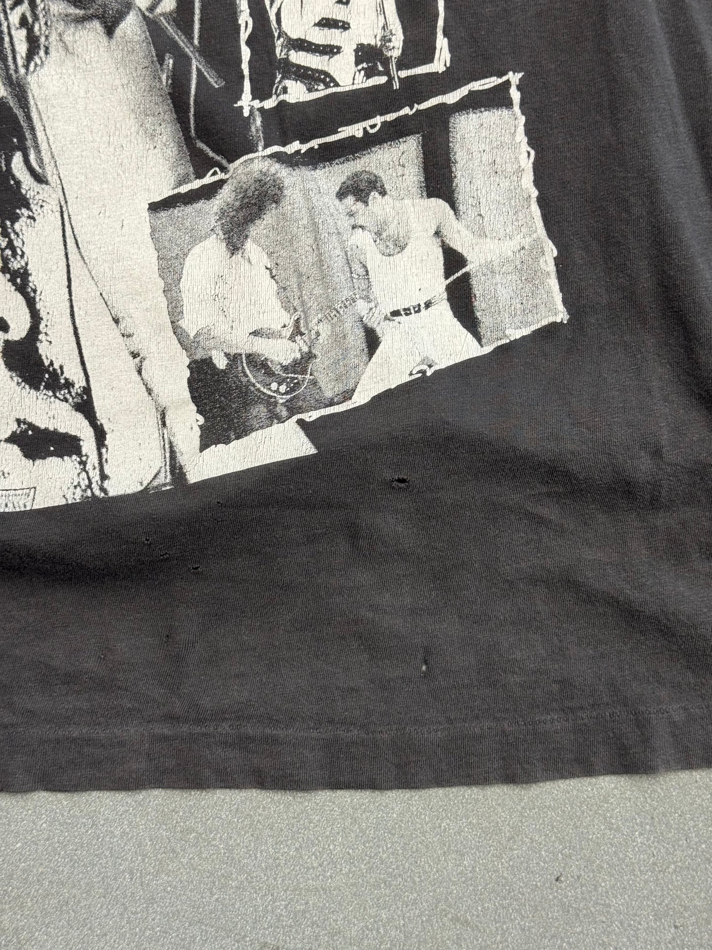 80S QUEEN "THE SHOW MUST GO ON" TEE (FADED TAG)