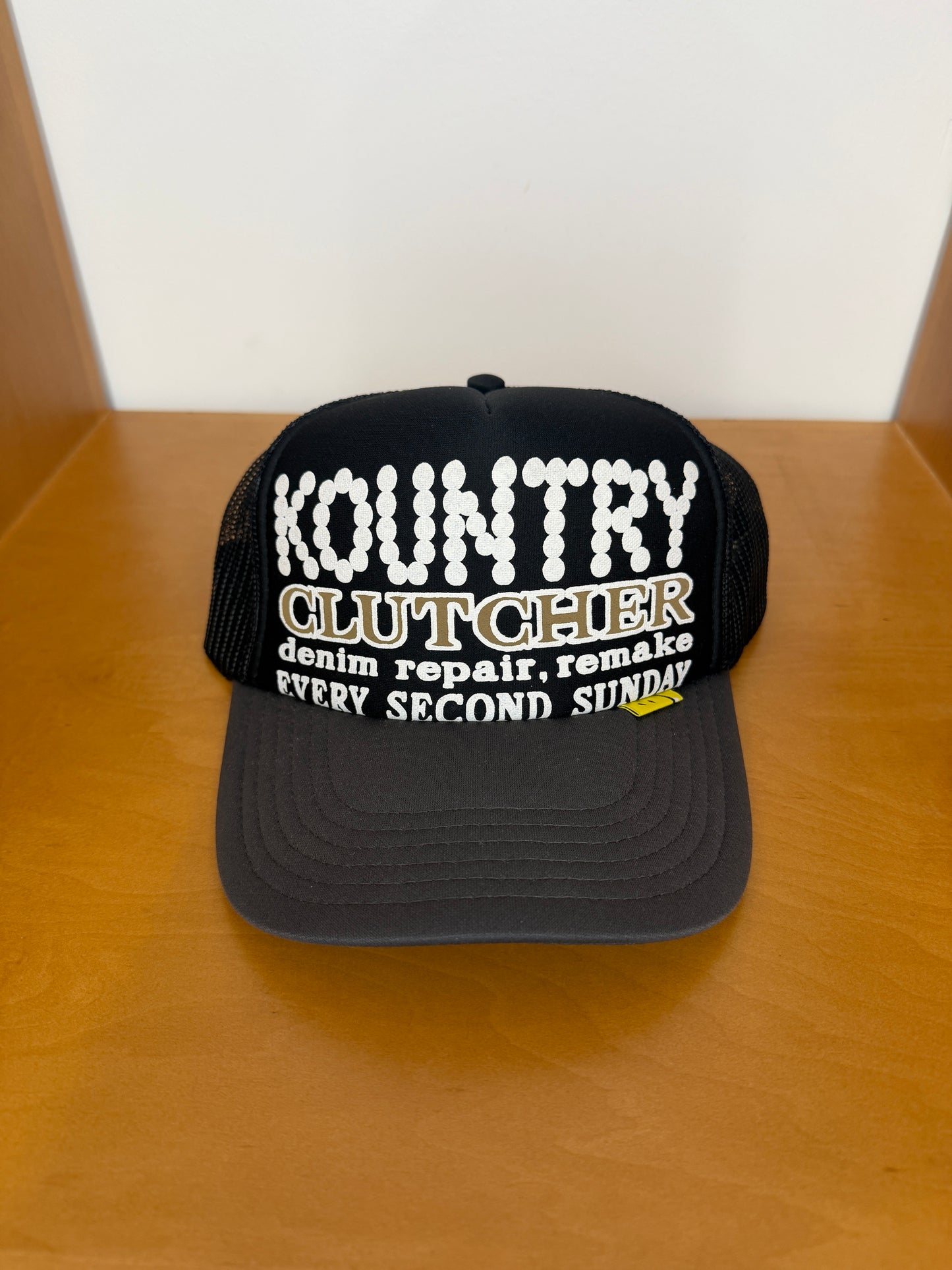 KAPITAL KOUNTRY PEARL CLUTCHER TRUCKER HAT