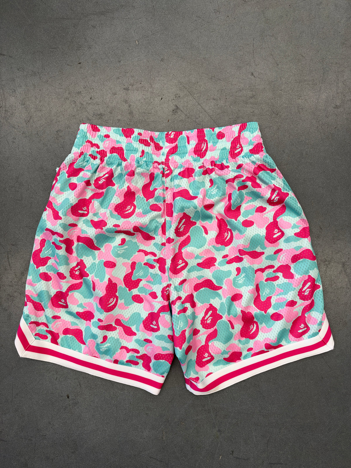FW19 BAPE STORE MIAMI CAMO BASKETBALL SHORTS - PINK/BLUE