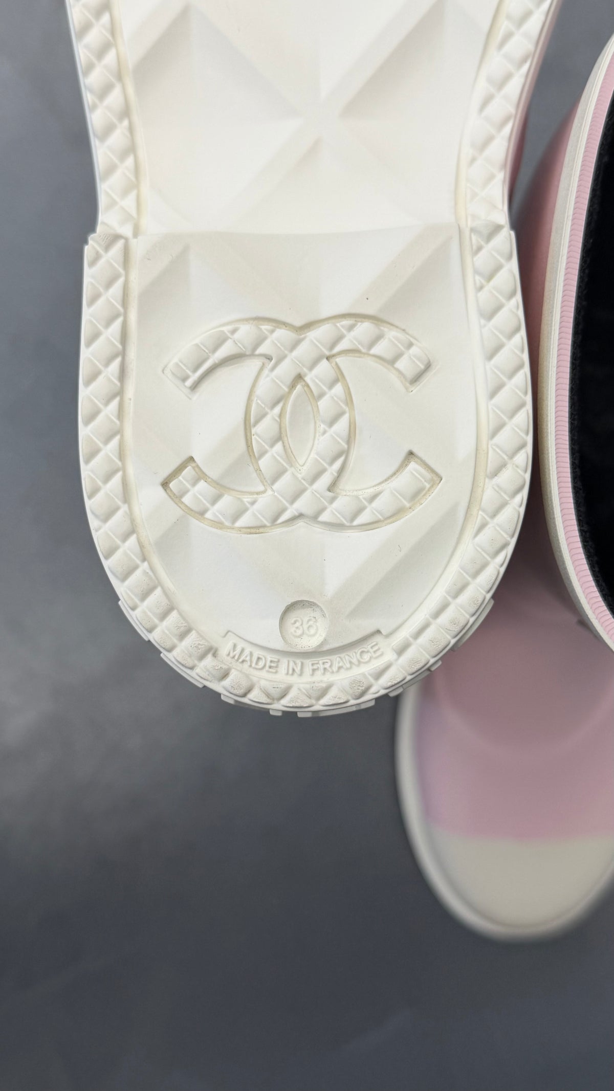 2026 CHANEL INTERLOCKING LOGO RUBBER RAIN BOOTS