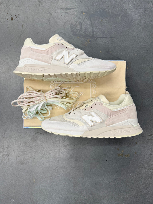 2025 SIZE 10 NEW BALANCE 997.5 MIUSA KITH EASTER WHITE MARSHMALLOW ANGORA